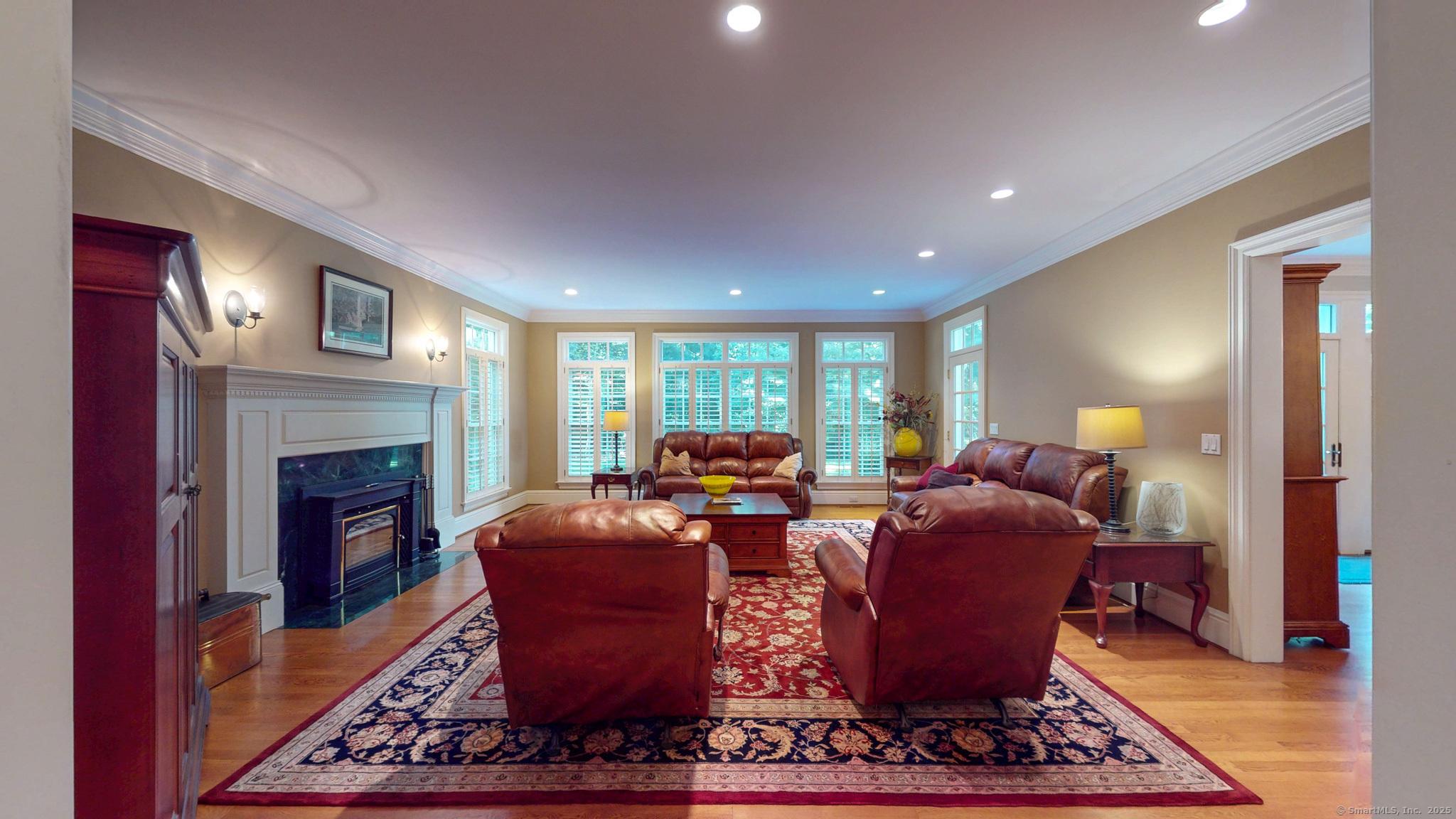 Farmington, Connecticut, 06032, United States, 5 Bedrooms Bedrooms, ,6 BathroomsBathrooms,Residential,For Sale,1943885