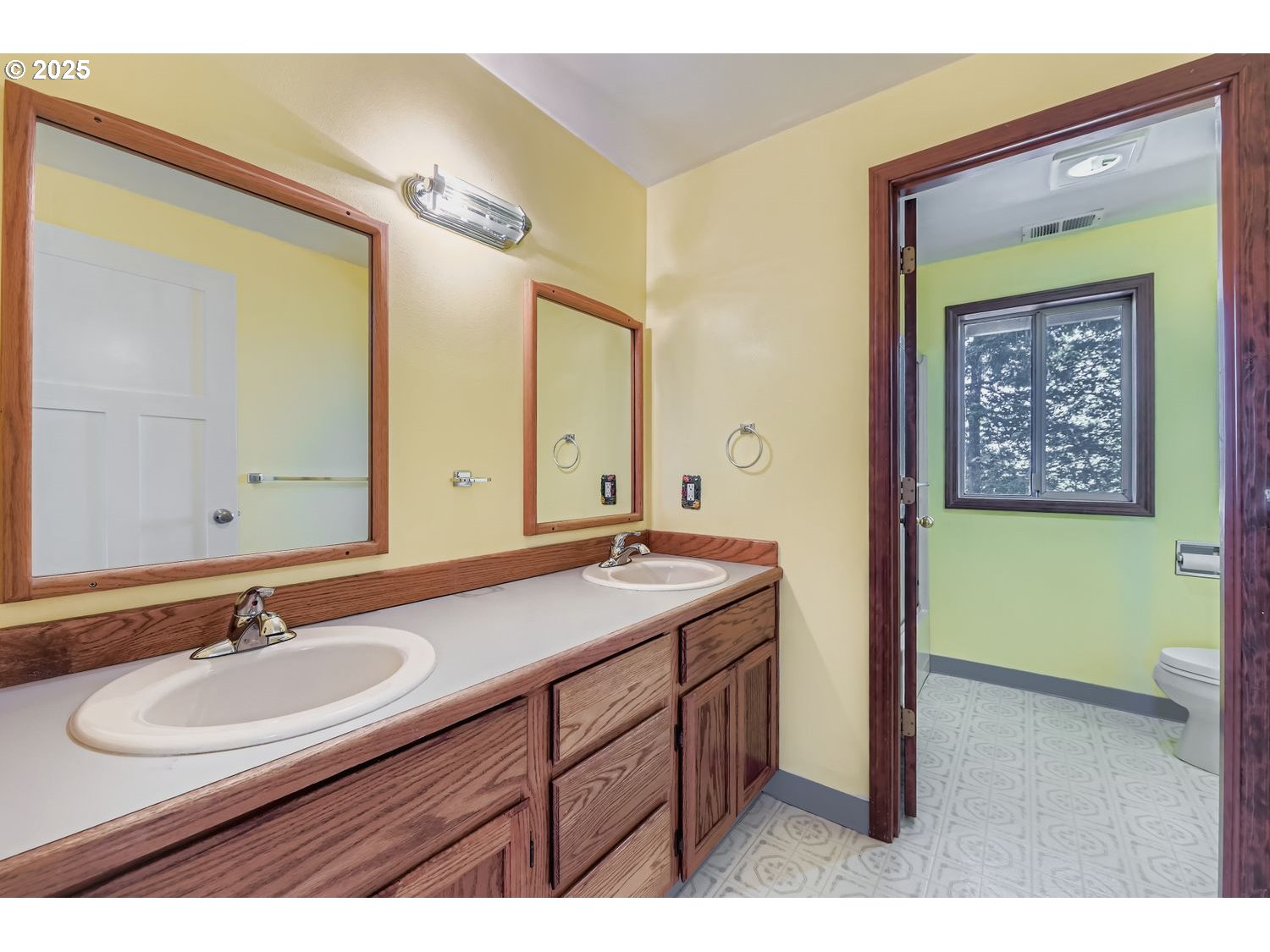 Oregoncity, Oregon, 97045, United States, 4 Bedrooms Bedrooms, ,3 BathroomsBathrooms,Residential,For Sale,1924403