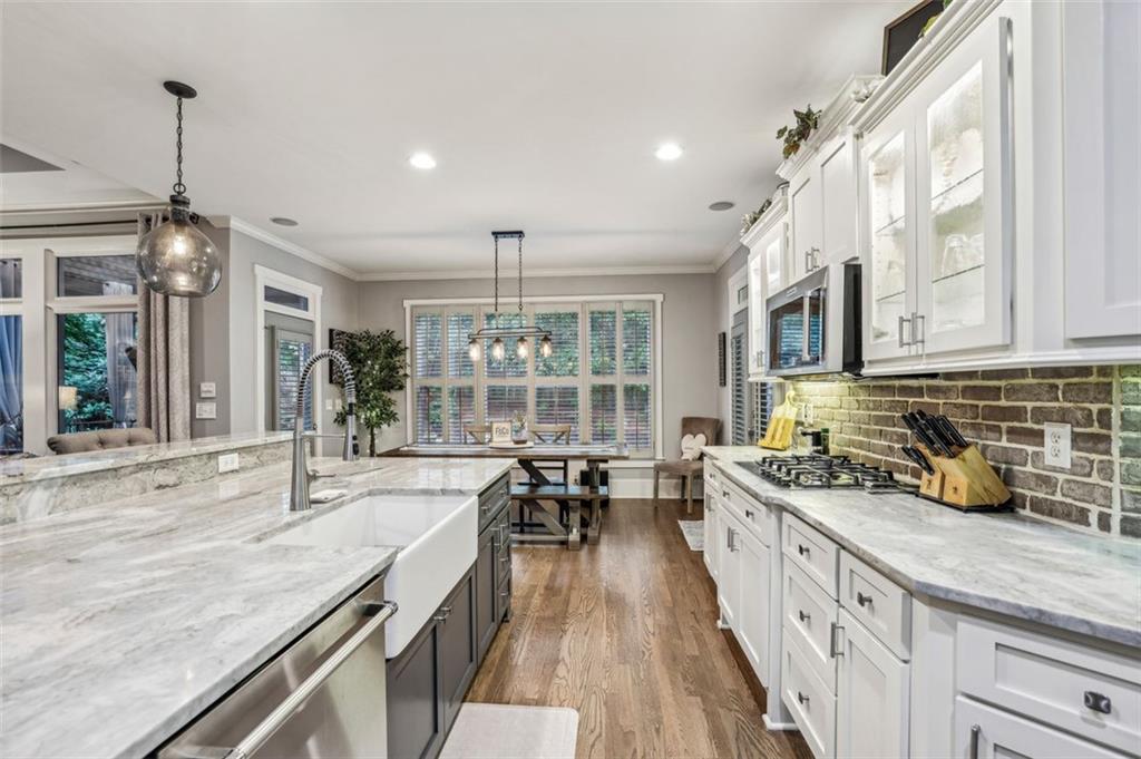 Cumming, Georgia, 30041, United States, 5 Bedrooms Bedrooms, ,5 BathroomsBathrooms,Residential,For Sale,1834533