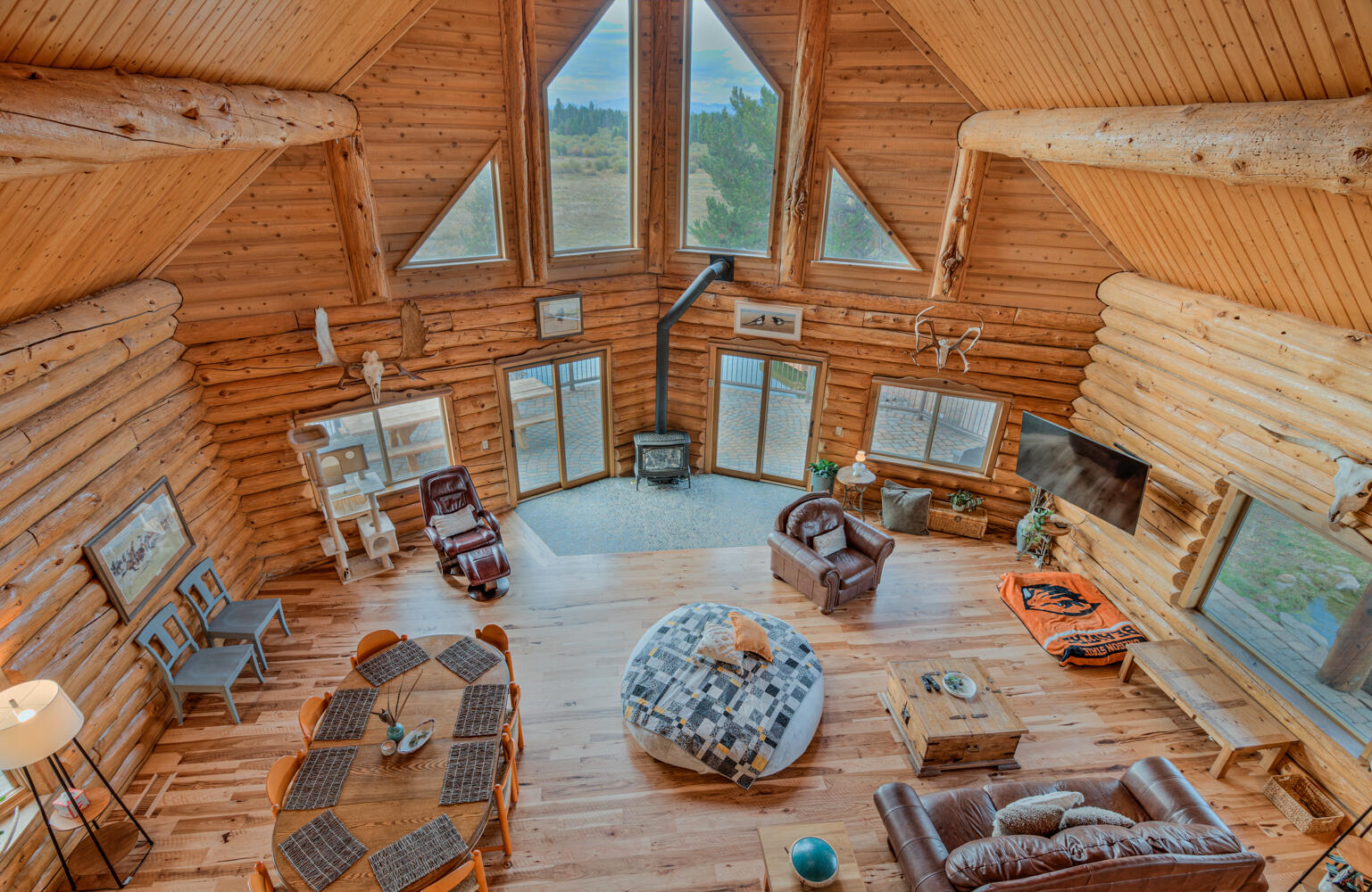 La Pine, Oregon, 97739, United States, 3 Bedrooms Bedrooms, ,2 BathroomsBathrooms,Residential,For Sale,1976945