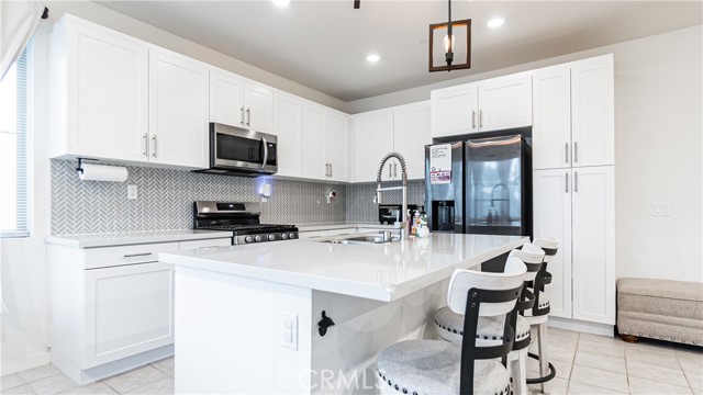 Ontario, California, 91761, United States, 2 Bedrooms Bedrooms, ,2 BathroomsBathrooms,Residential,For Sale,1993844