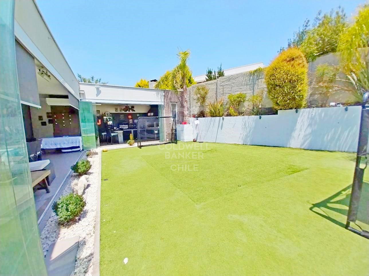 Lo Barnechea, Chile, 6 Bedrooms Bedrooms, ,5 BathroomsBathrooms,Residential,For Sale,1849912