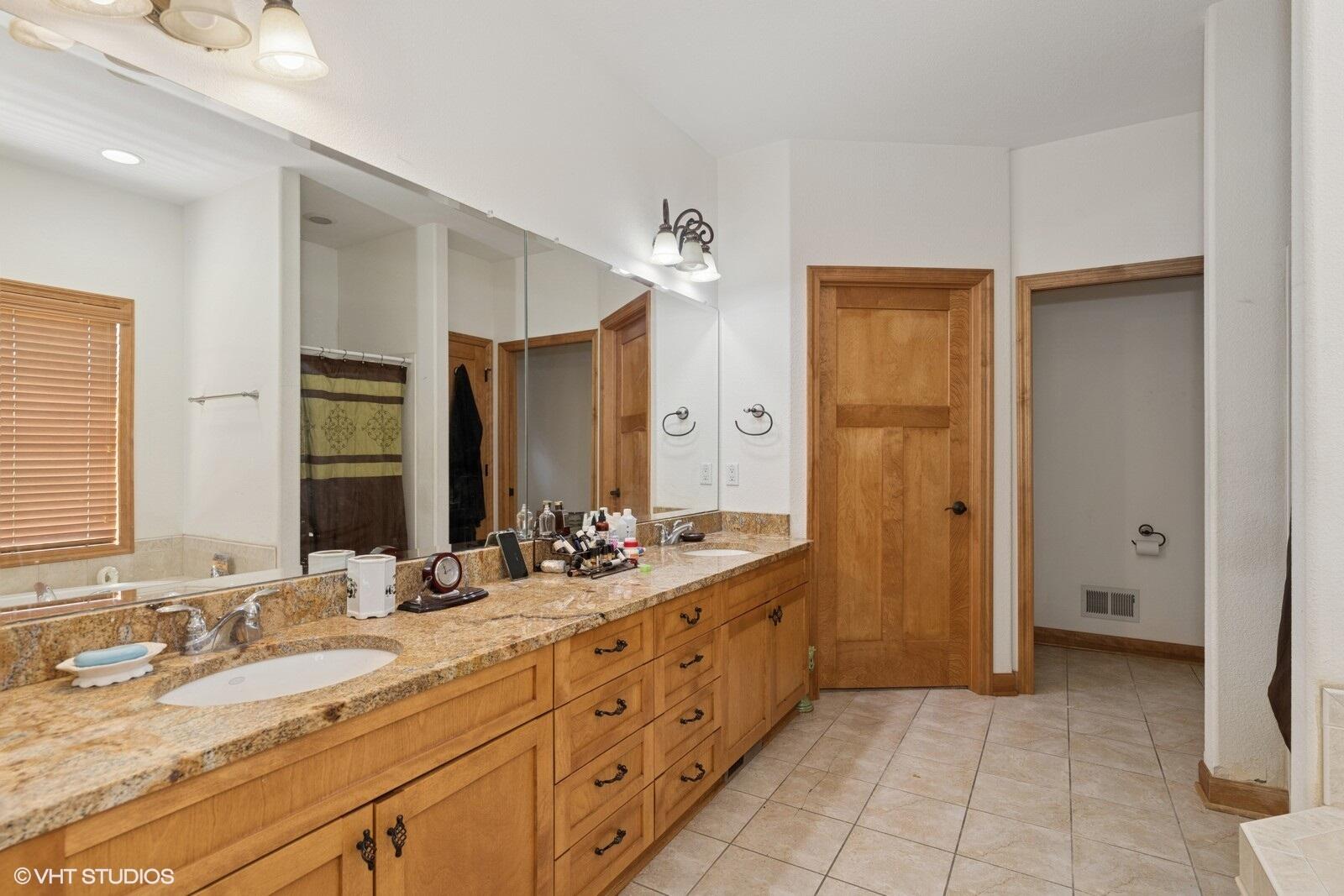 Caledonia, Wisconsin, 53126, United States, 4 Bedrooms Bedrooms, ,3 BathroomsBathrooms,Residential,For Sale,1882990