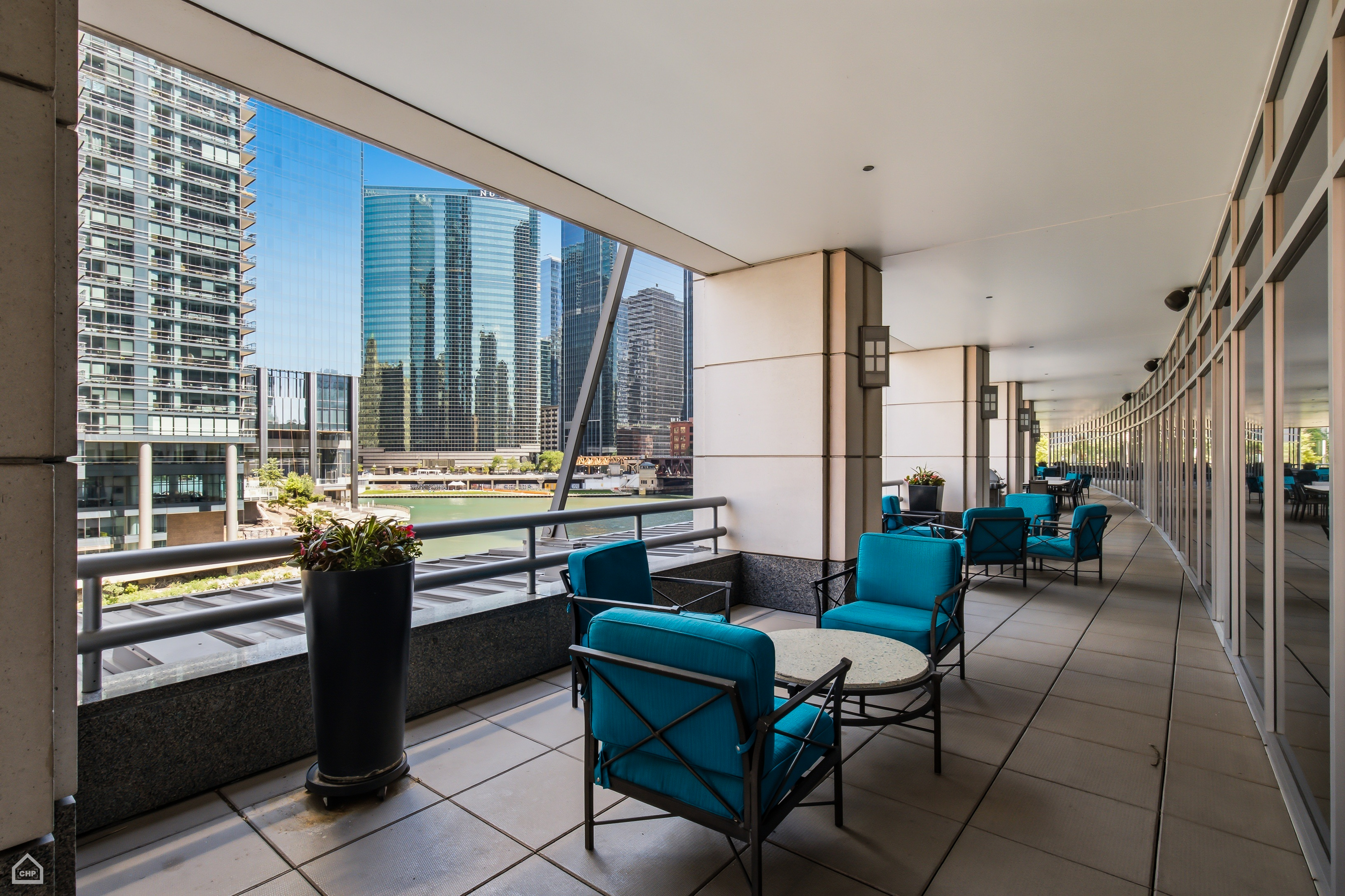  Sweeping Views of the Chicago River, Skyline, and Glimpses of Lake Michigan - 物件實景