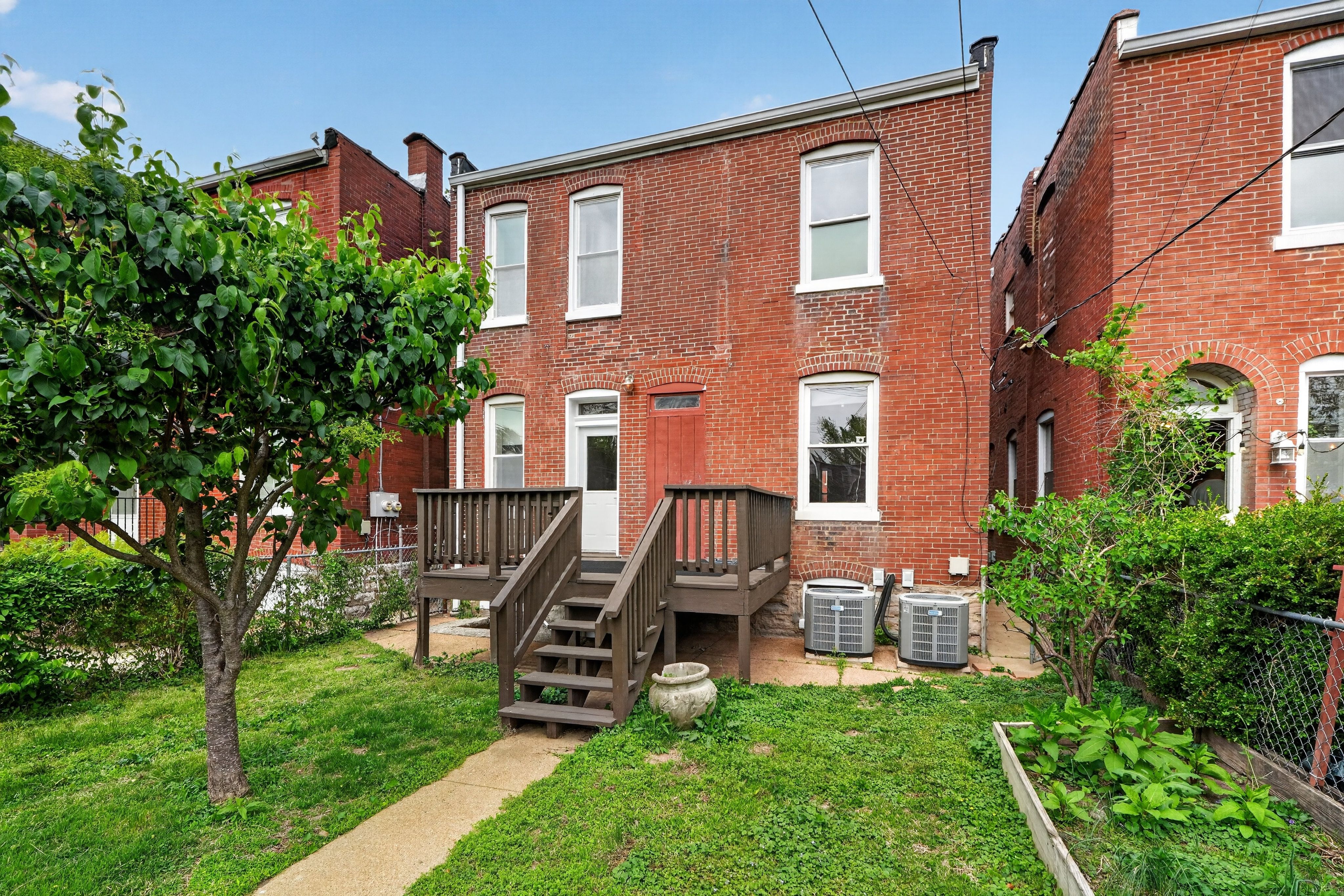  Beautifully updated, inviting home - 物件實景