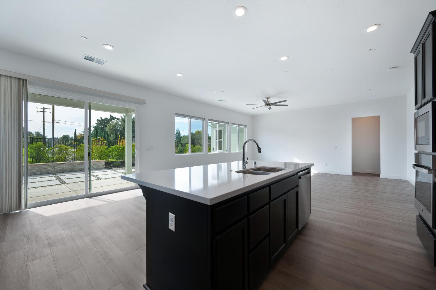 Roseville, California, 95747, United States, 4 Bedrooms Bedrooms, ,4 BathroomsBathrooms,Residential,For Sale,1992933