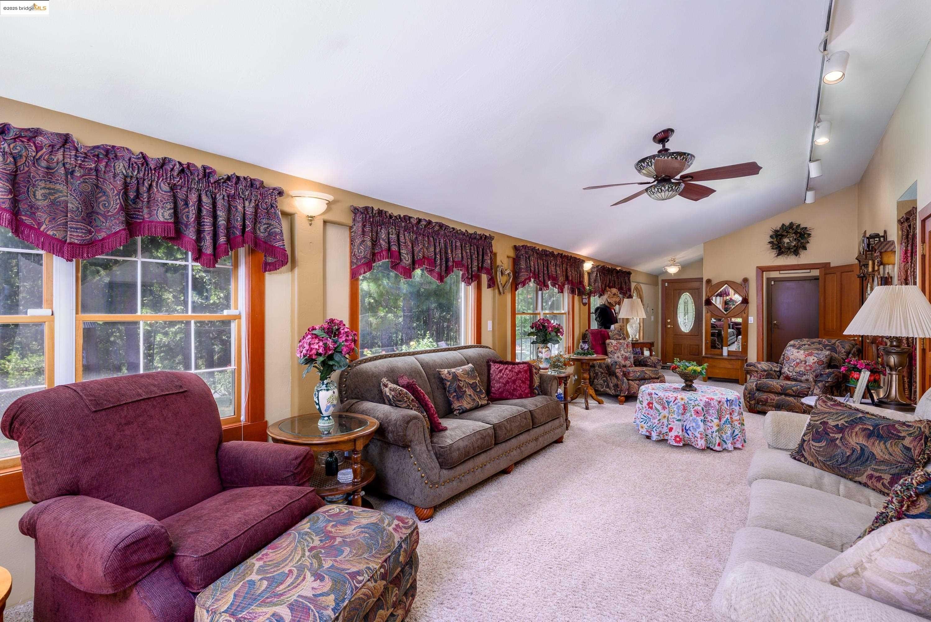 Twain Harte, California, 95383, United States, 3 Bedrooms Bedrooms, ,5 BathroomsBathrooms,Residential,For Sale,1900686