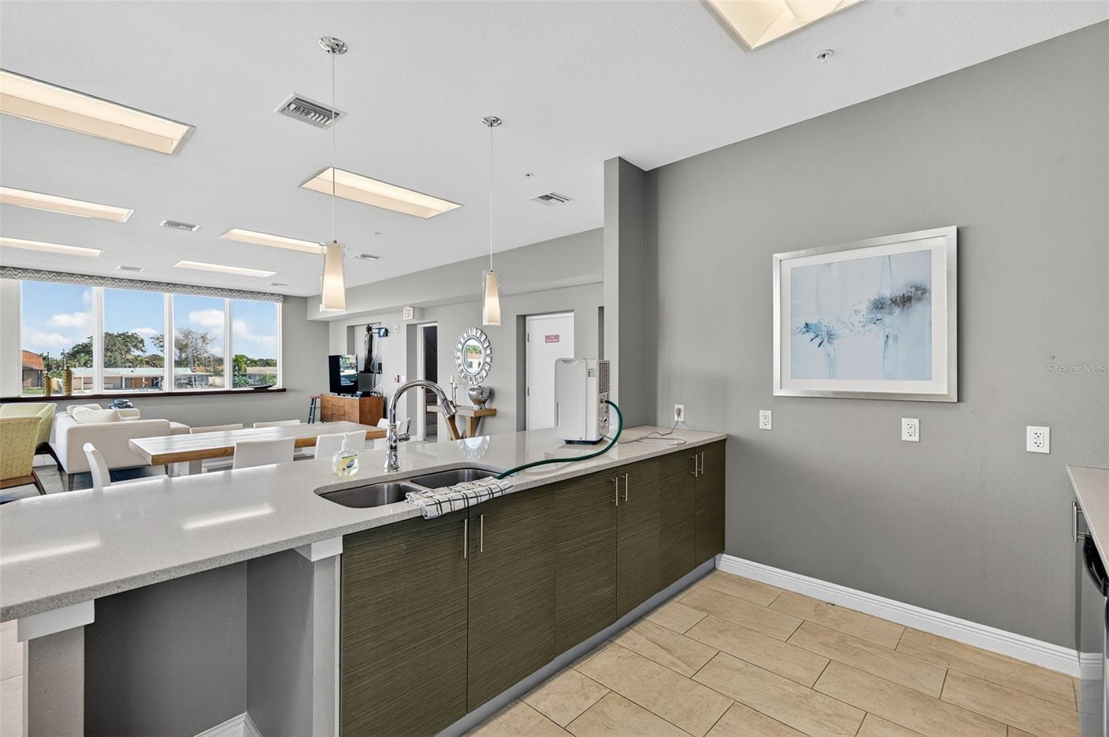 CLEARWATER BEACH, Florida, 33767, United States, 2 Bedrooms Bedrooms, ,2 BathroomsBathrooms,Residential,For Sale,1998949