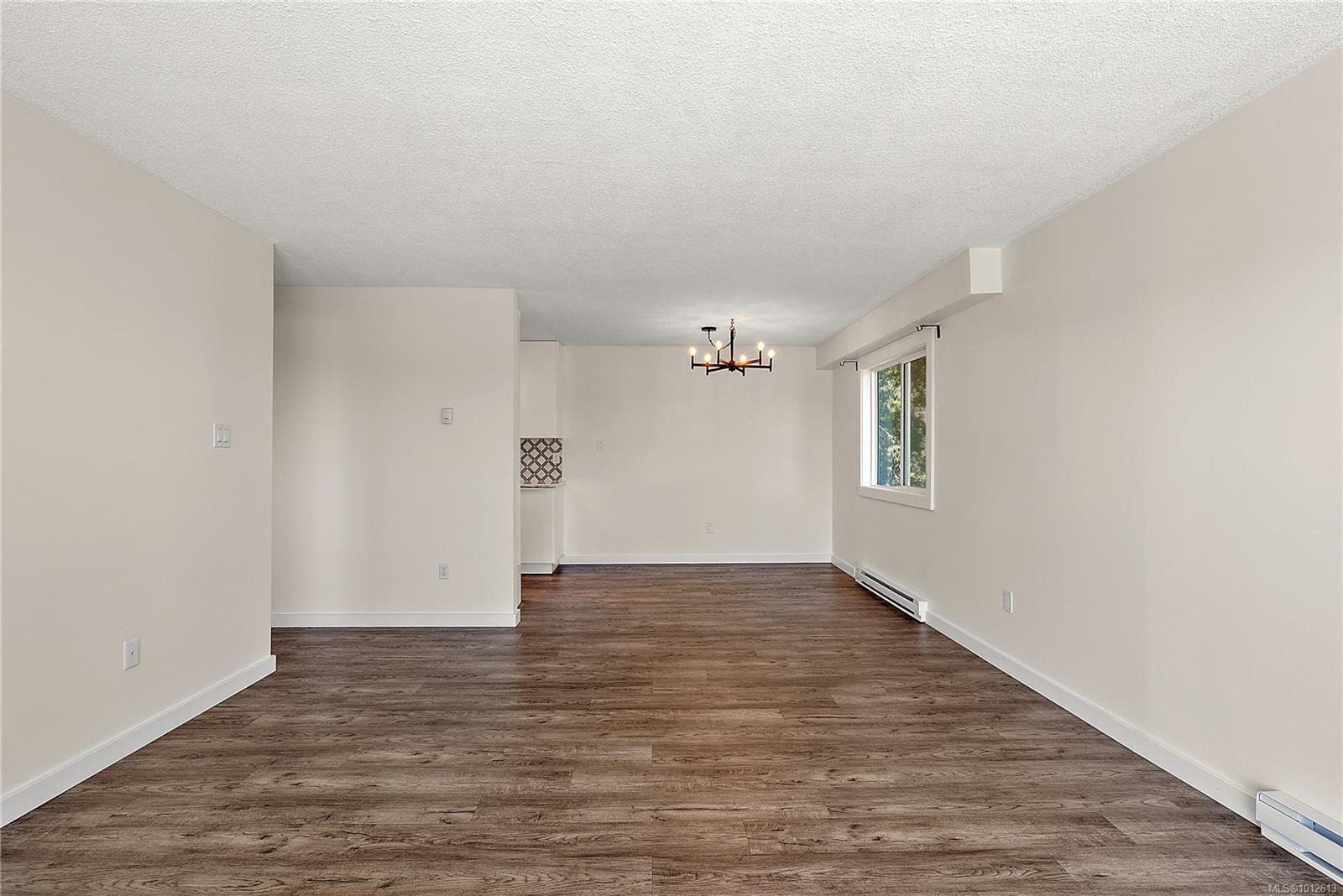 ESQUIMALT, British Columbia, V9A 3N4, CA, 3 Bedrooms Bedrooms, ,Residential,For Sale,1951160