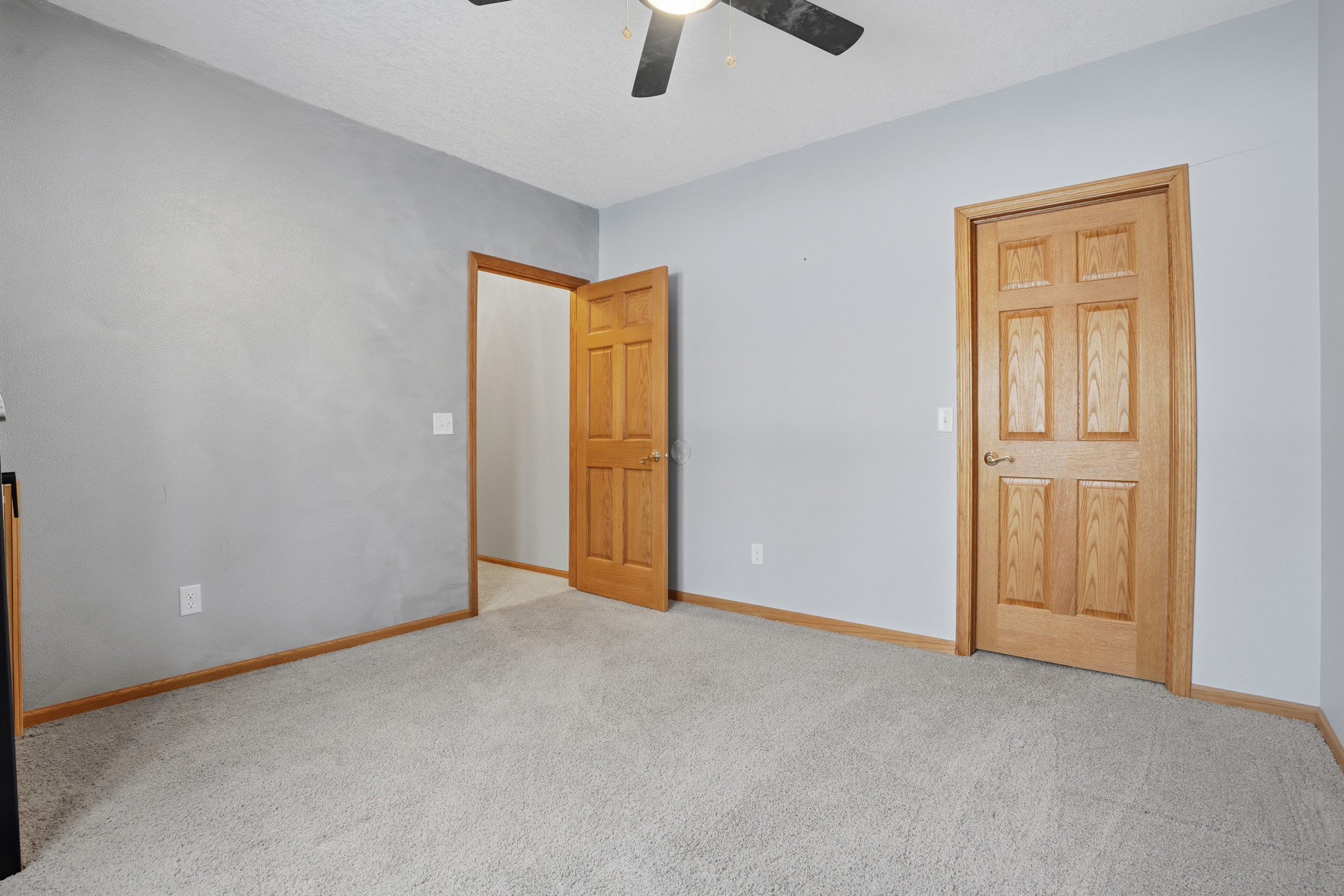 Washington, Iowa, 52353, United States, 5 Bedrooms Bedrooms, ,3 BathroomsBathrooms,Residential,For Sale,2008132