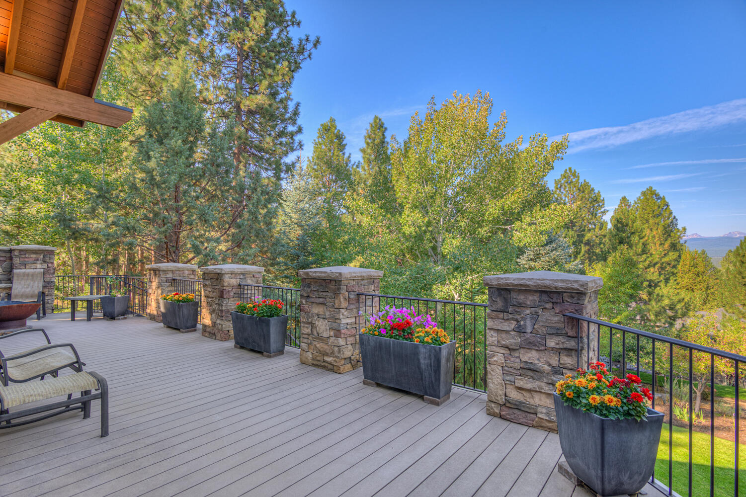 Bend, Oregon, 97703, United States, 4 Bedrooms Bedrooms, ,5 BathroomsBathrooms,Residential,For Sale,1979123