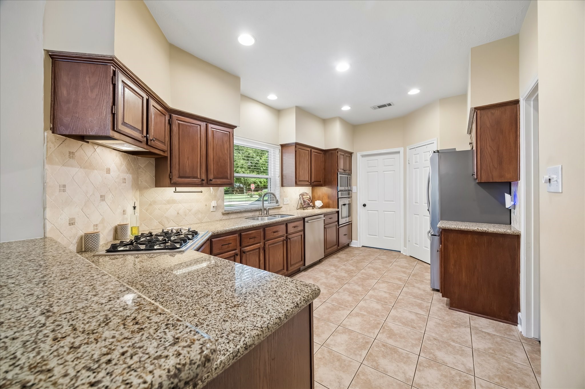  5127 Shady Maple Drive - 物件實景