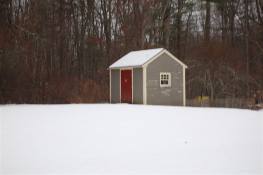 Spencer, Massachusetts, 01562, United States, 4 Bedrooms Bedrooms, ,3 BathroomsBathrooms,Residential,For Sale,1861461