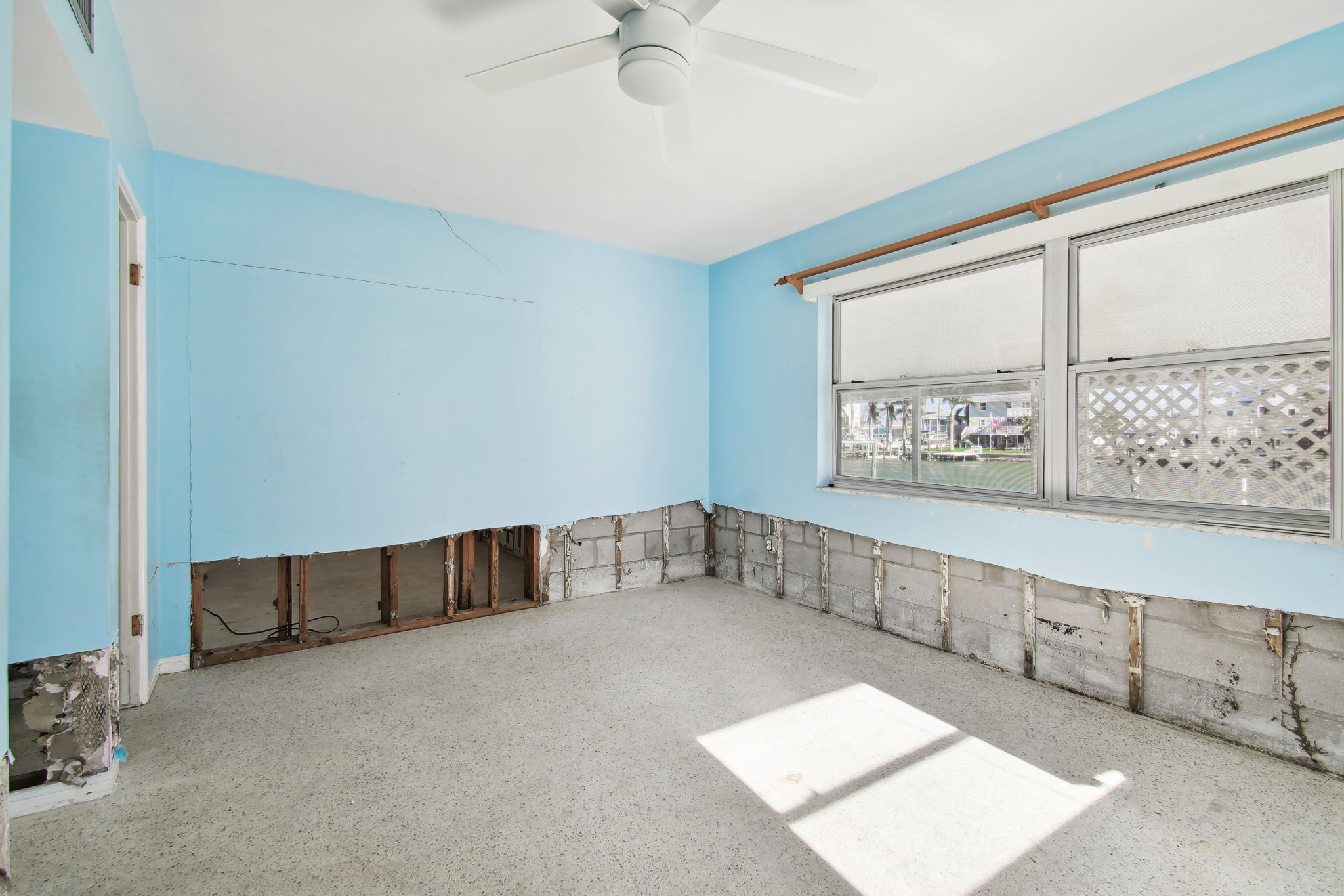 Madeira Beach, Florida, 33708, United States, 3 Bedrooms Bedrooms, ,2 BathroomsBathrooms,Residential,For Sale,1943278