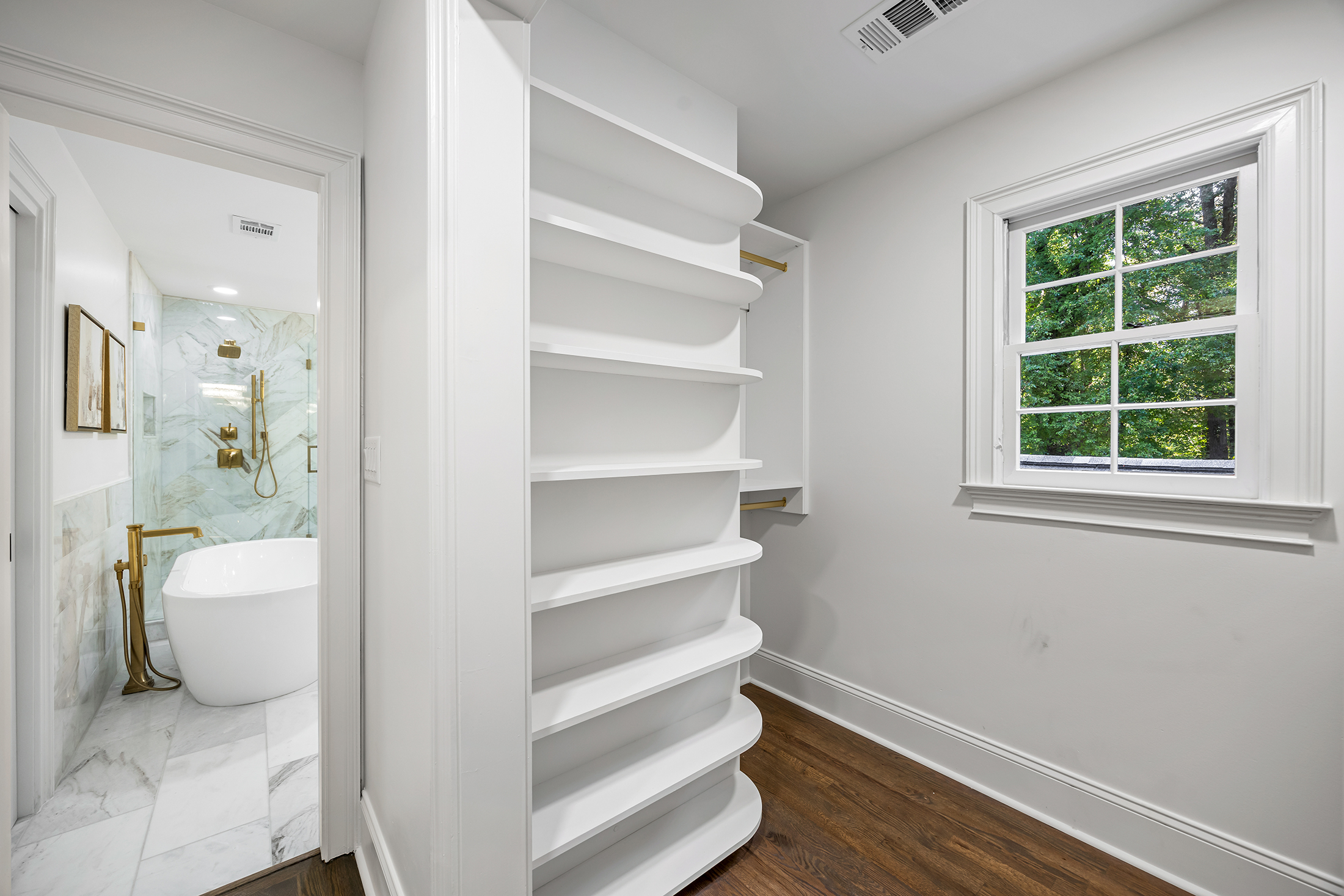  Timeless Architecture, Refined Interiors, and Modern Comfort in Sandy Springs - 物件實景