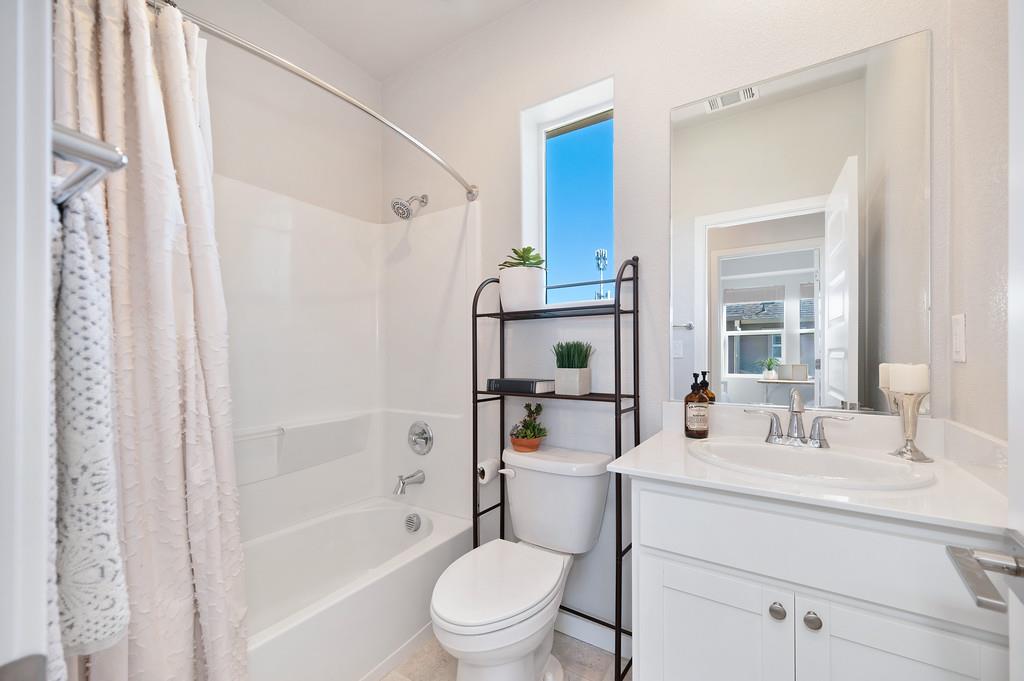 Sacramento, California, 95816, United States, 3 Bedrooms Bedrooms, ,3 BathroomsBathrooms,Residential,For Sale,1916793