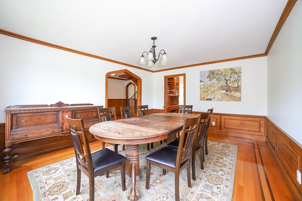 Worcester, Massachusetts, 01609, United States, 5 Bedrooms Bedrooms, ,4 BathroomsBathrooms,Residential,For Sale,1907639