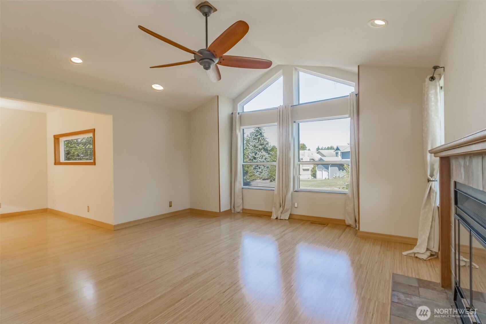 Kent, Washington, 98031, United States, 3 Bedrooms Bedrooms, ,2 BathroomsBathrooms,Residential,For Sale,1984192