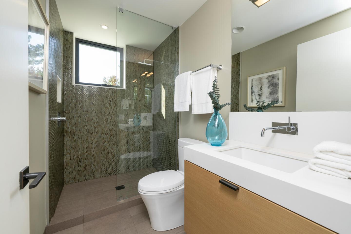 Hillsborough, California, 94010, United States, 4 Bedrooms Bedrooms, ,4 BathroomsBathrooms,Residential,For Sale,1940543