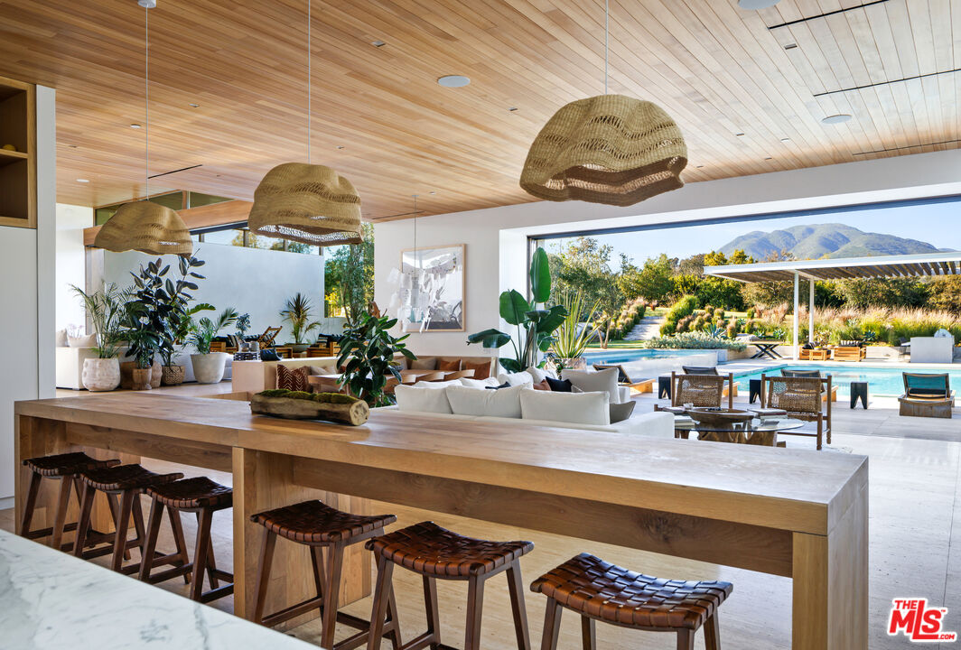 Malibu, California, 90265, United States, 5 Bedrooms Bedrooms, ,8 BathroomsBathrooms,Residential,For Sale,1925394