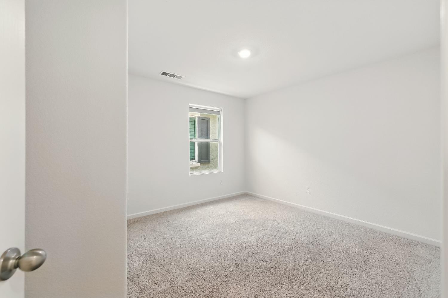 Elk Grove, California, 95758, United States, 4 Bedrooms Bedrooms, ,3 BathroomsBathrooms,Residential,For Sale,1847493