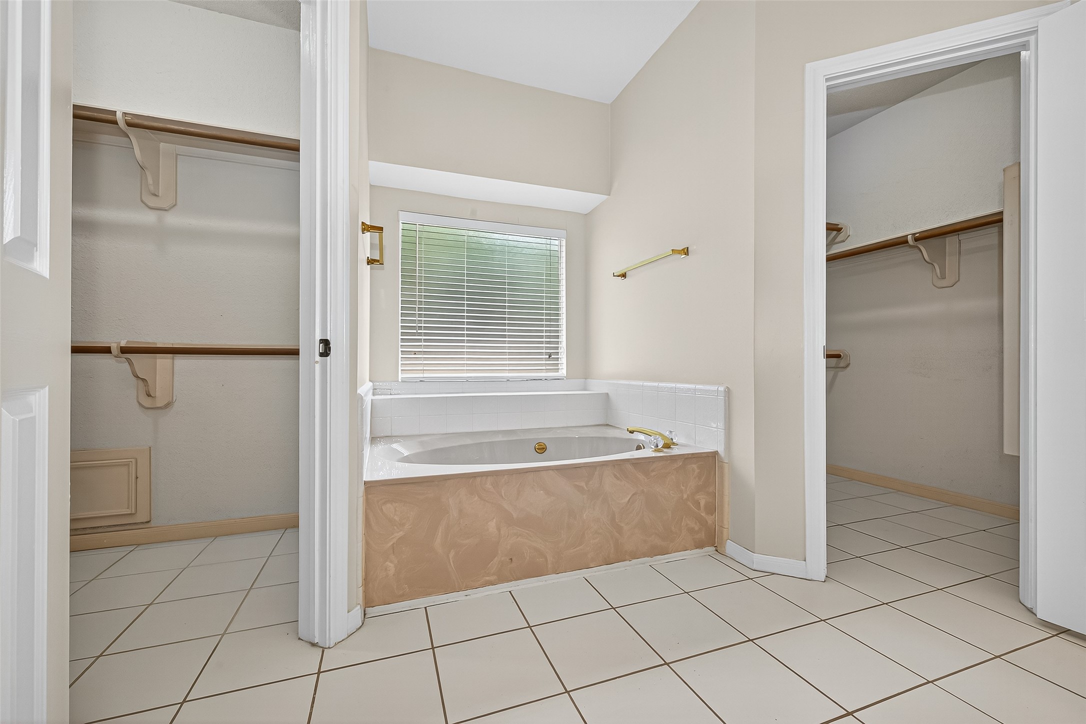 Sugar Land, Texas, 77478, United States, 5 Bedrooms Bedrooms, ,4 BathroomsBathrooms,Residential,For Sale,1971376