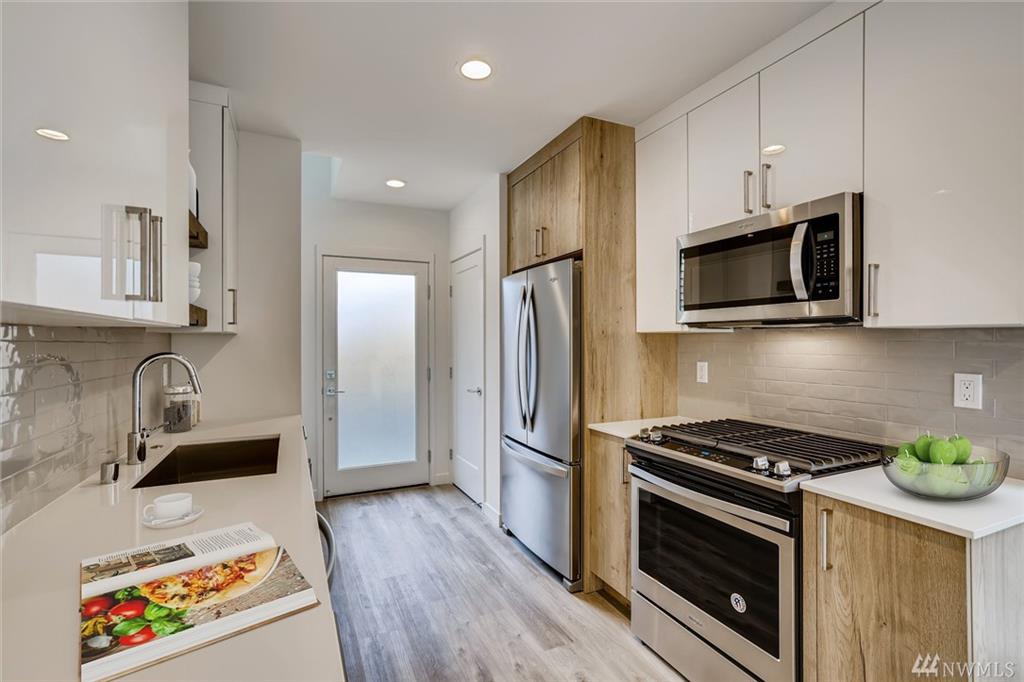 4520 41st Ave SW A, Seattle, Washington, 98116, United States, 2 Bedrooms Bedrooms, ,2 BathroomsBathrooms,Residential,For Sale,4520 41st Ave SW A,1610853