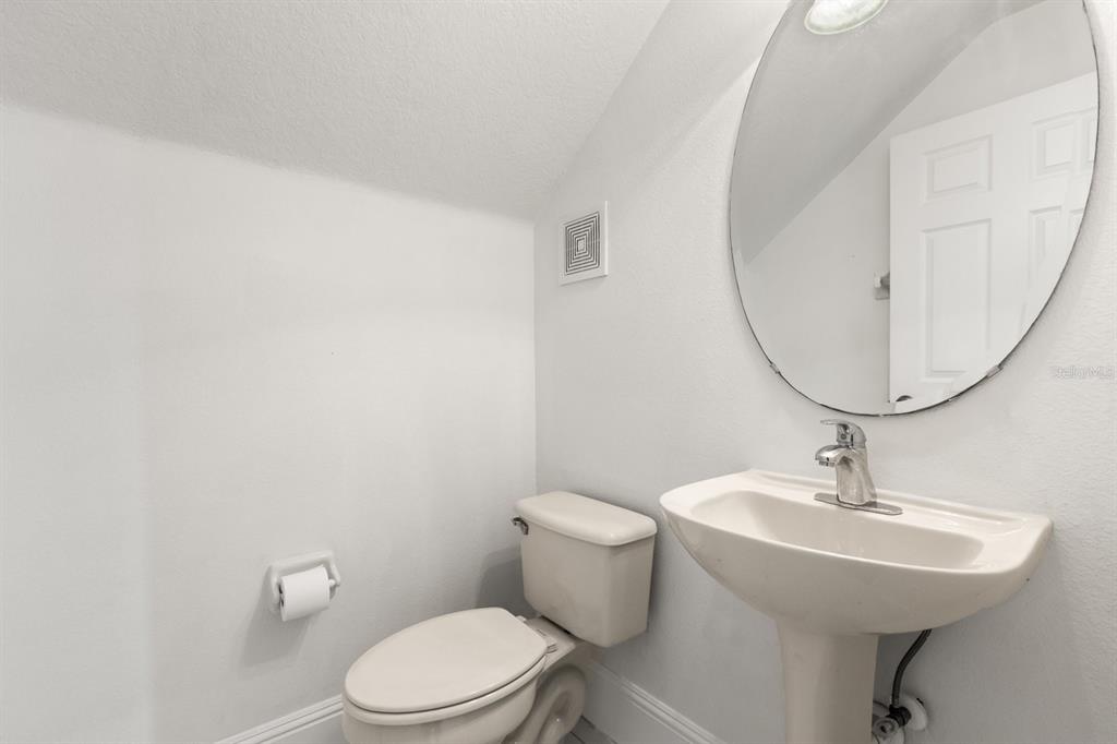 Orlando, Florida, 32814, United States, 4 Bedrooms Bedrooms, ,5 BathroomsBathrooms,Residential,For Sale,1901363