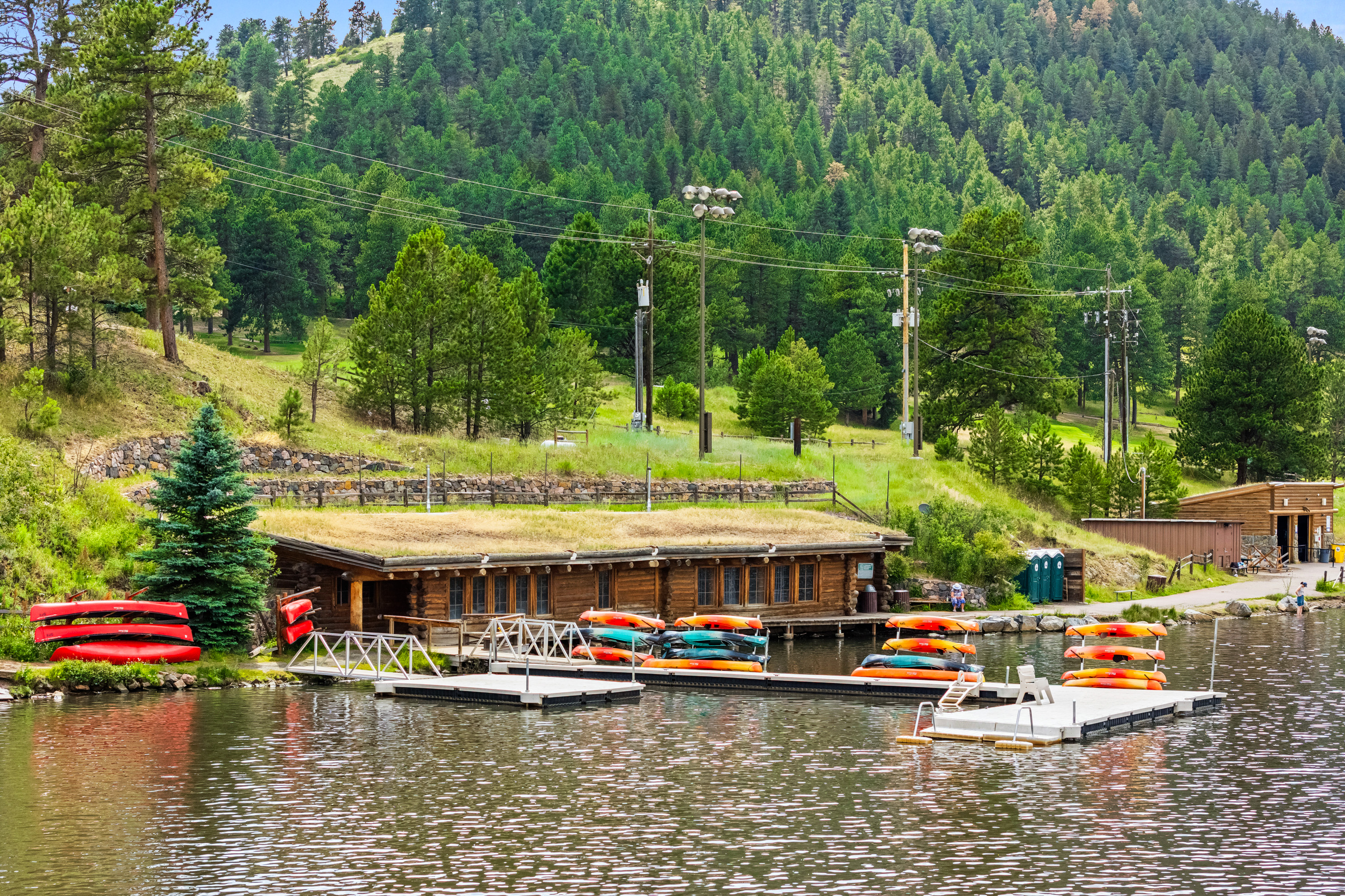  Rare Opportunity to Own 2 Homes Just Steps Away from Coveted Evergreen Lake - 物件實景