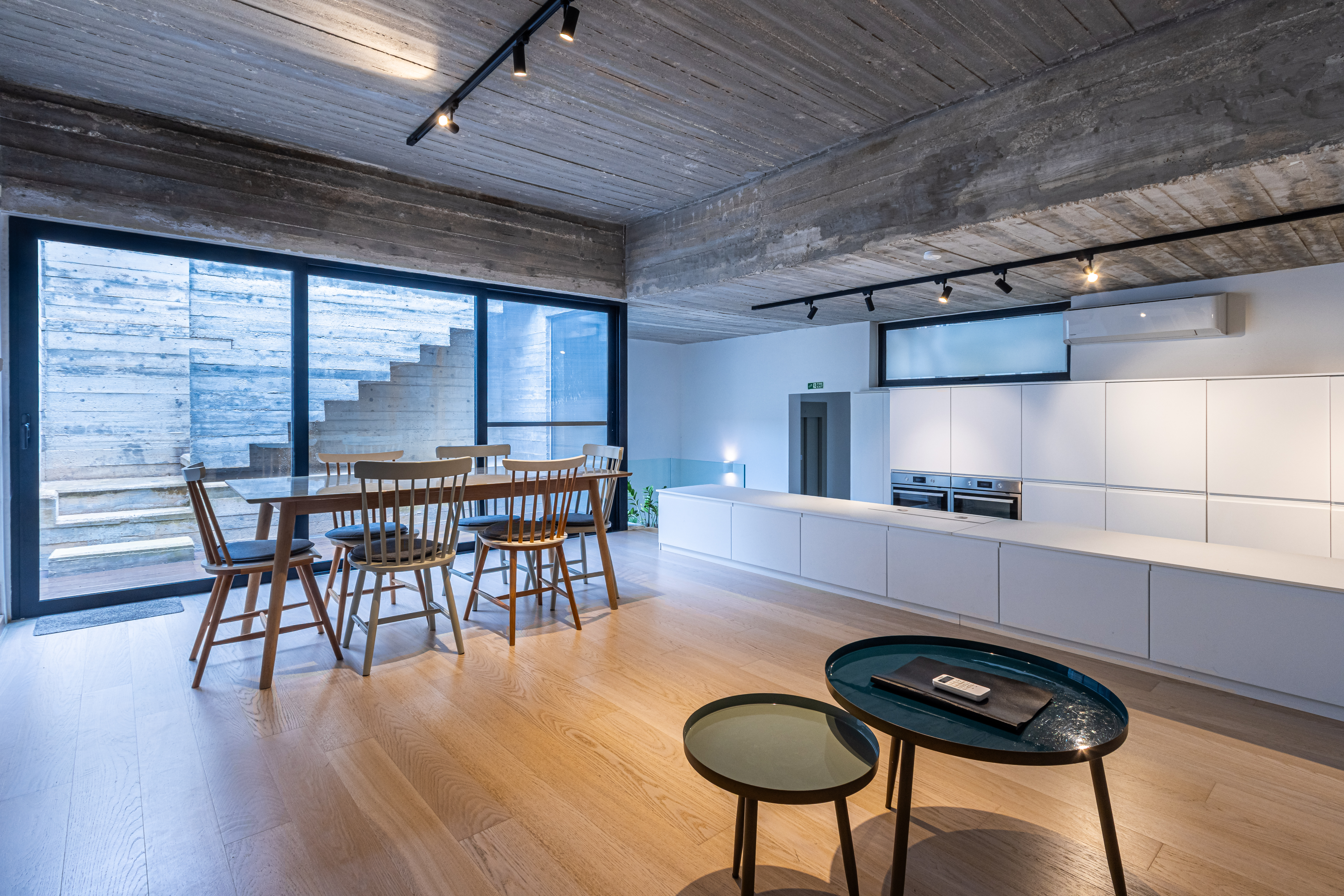  Modern Townhouse with Rooftop Pool - 物件實景