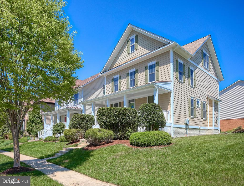 Silver Spring, Maryland, 20906, United States, 4 Bedrooms Bedrooms, ,5 BathroomsBathrooms,Residential,For Sale,1900768