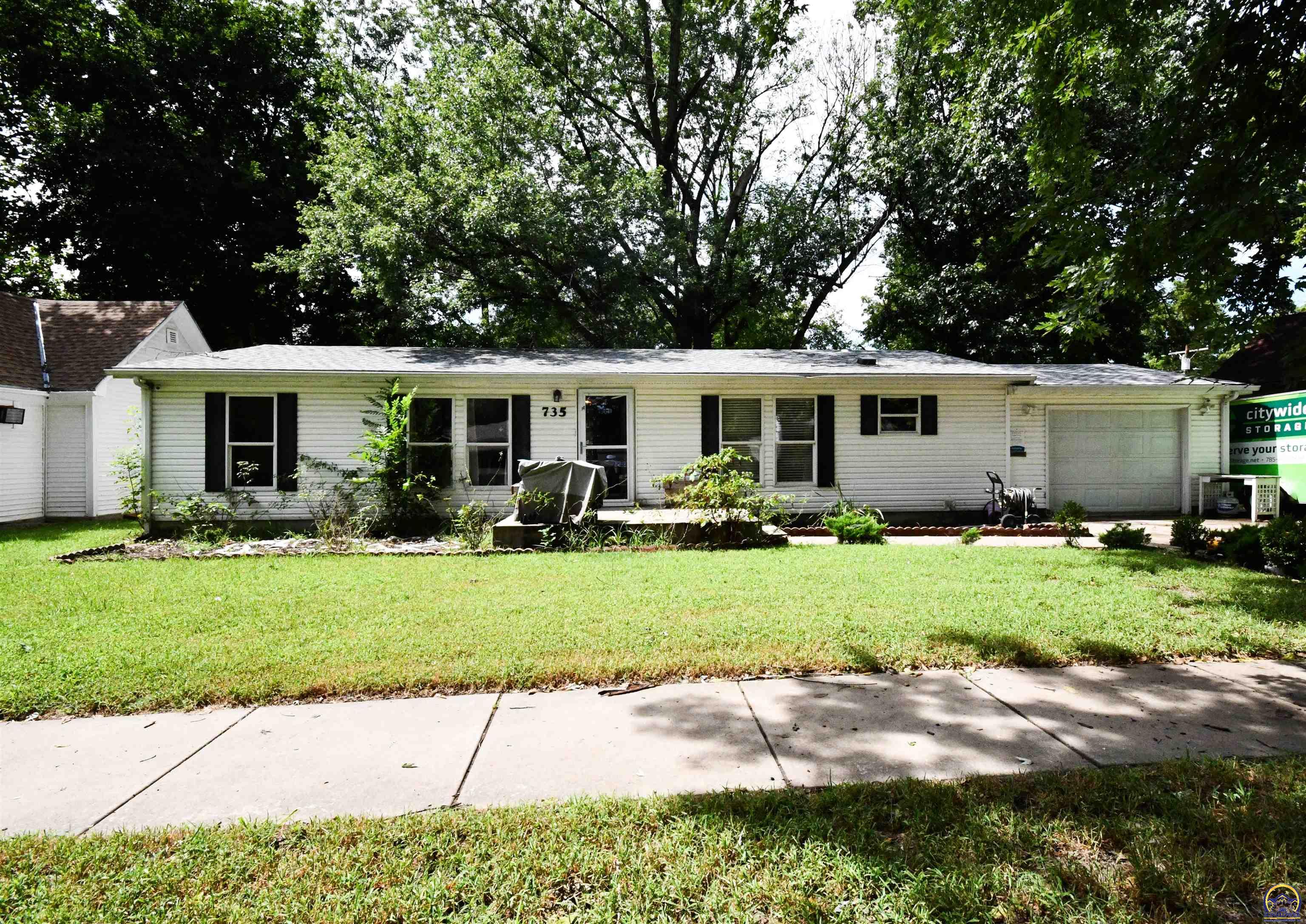 Winfield Ave, Topeka, KS 66616