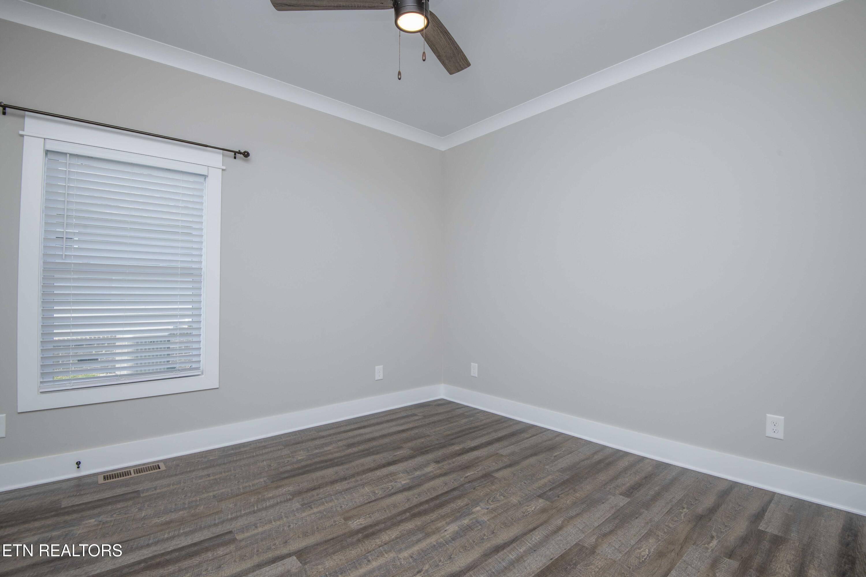 Loudon, Tennessee, 37774, United States, 3 Bedrooms Bedrooms, ,2 BathroomsBathrooms,Residential,For Sale,1879743