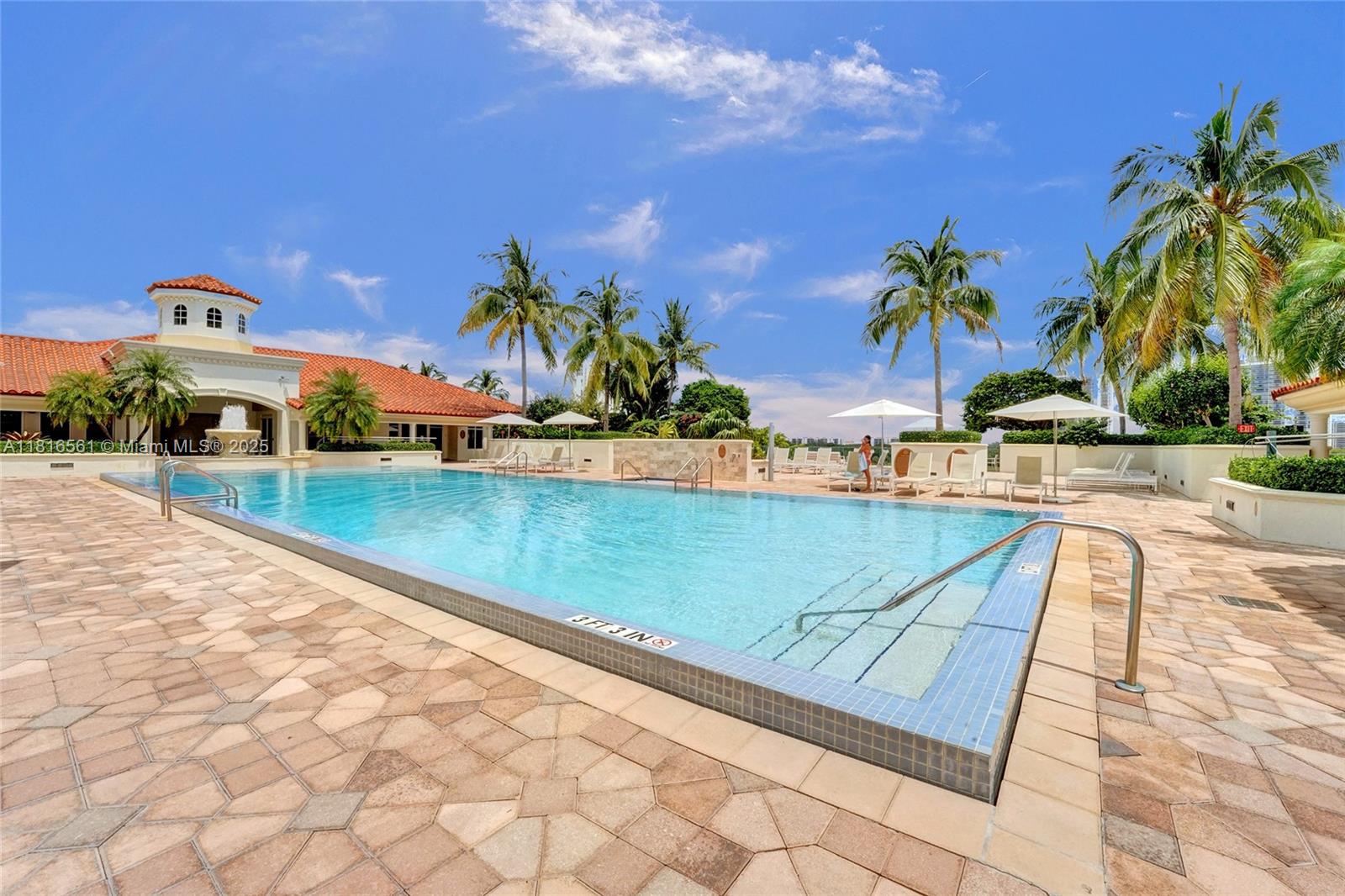 Aventura, Florida, 33180, United States, 2 Bedrooms Bedrooms, ,2 BathroomsBathrooms,Residential,For Sale,1848043