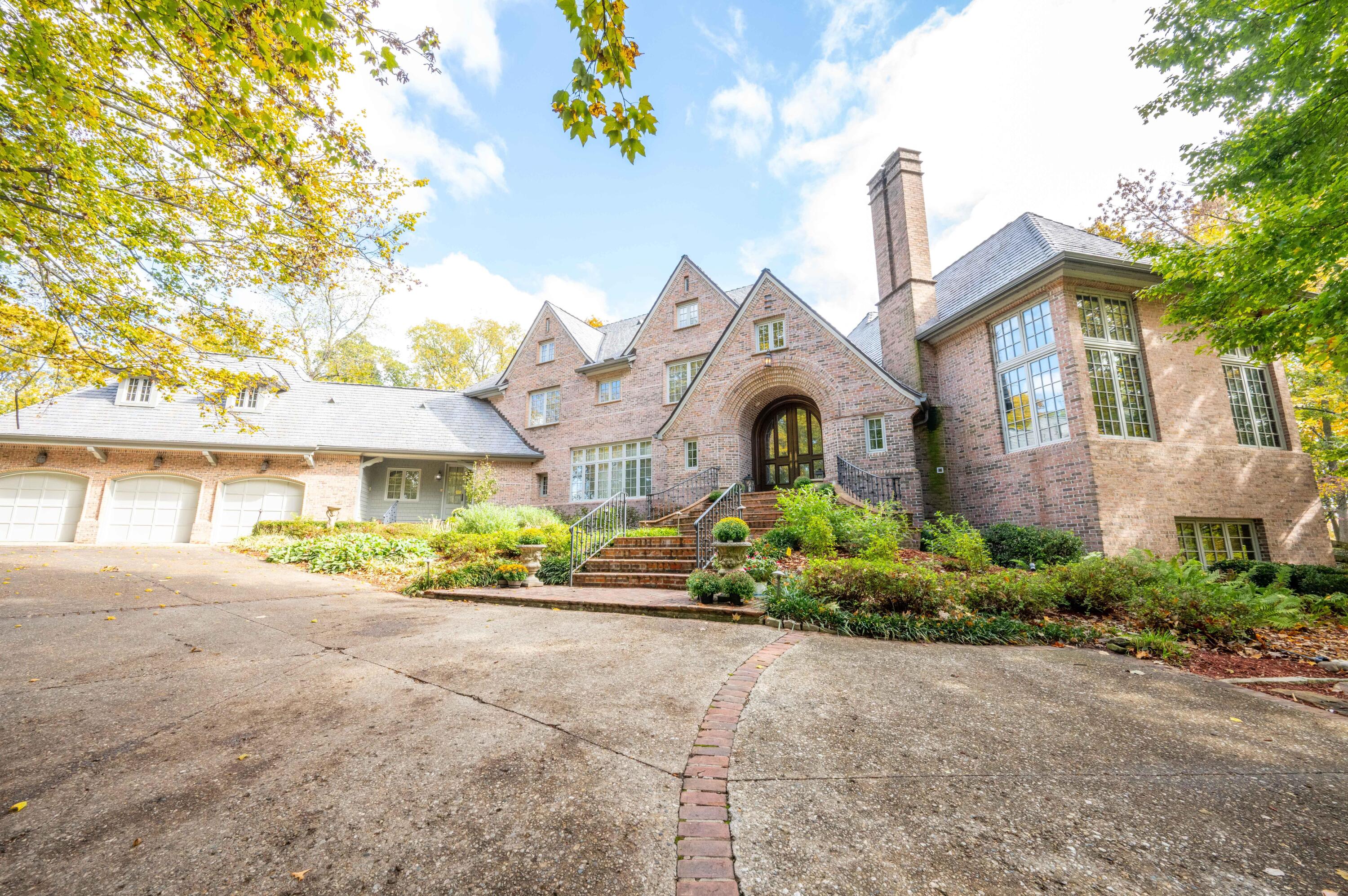 Union, Kentucky, 41091, United States, 6 Bedrooms Bedrooms, ,7 BathroomsBathrooms,Residential,For Sale,1997730