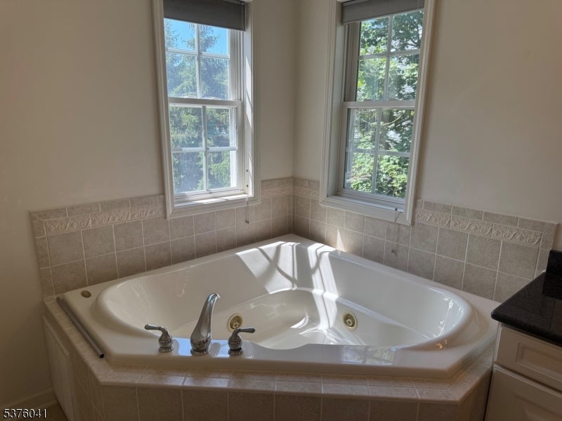 Wayne Twp., New Jersey, 07470, United States, 3 Bedrooms Bedrooms, ,3 BathroomsBathrooms,Residential,For Sale,1943649