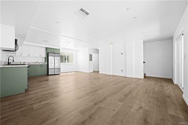 Van Nuys, California, 91405, United States, 11 Bedrooms Bedrooms, ,Residential,For Sale,1763615