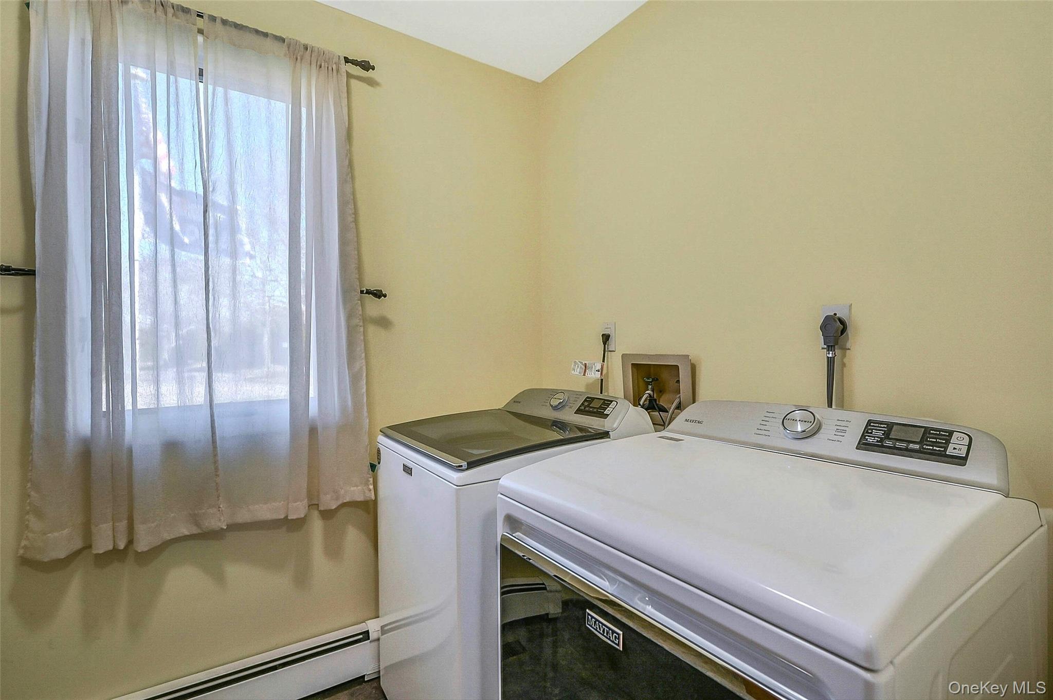 Jamesport, New York, 11947, United States, 4 Bedrooms Bedrooms, ,3 BathroomsBathrooms,Residential,For Sale,2002985