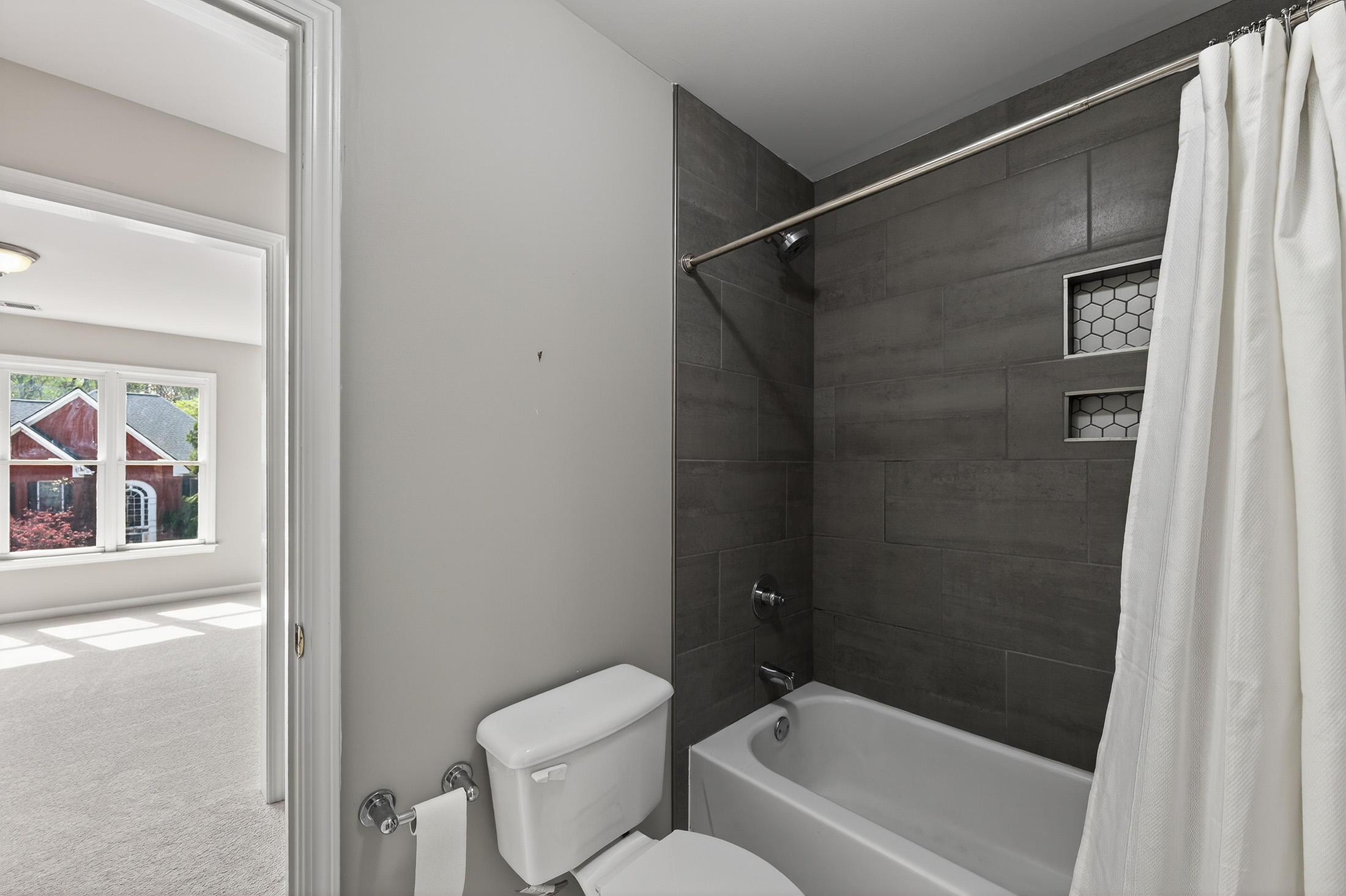  Beautifully Updated Home in an Amazing Alpharetta Location - 物件實景