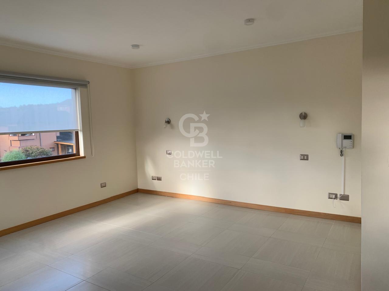 Puerto Varas, Chile, 7 Bedrooms Bedrooms, ,5 BathroomsBathrooms,Residential,For Sale,1990332