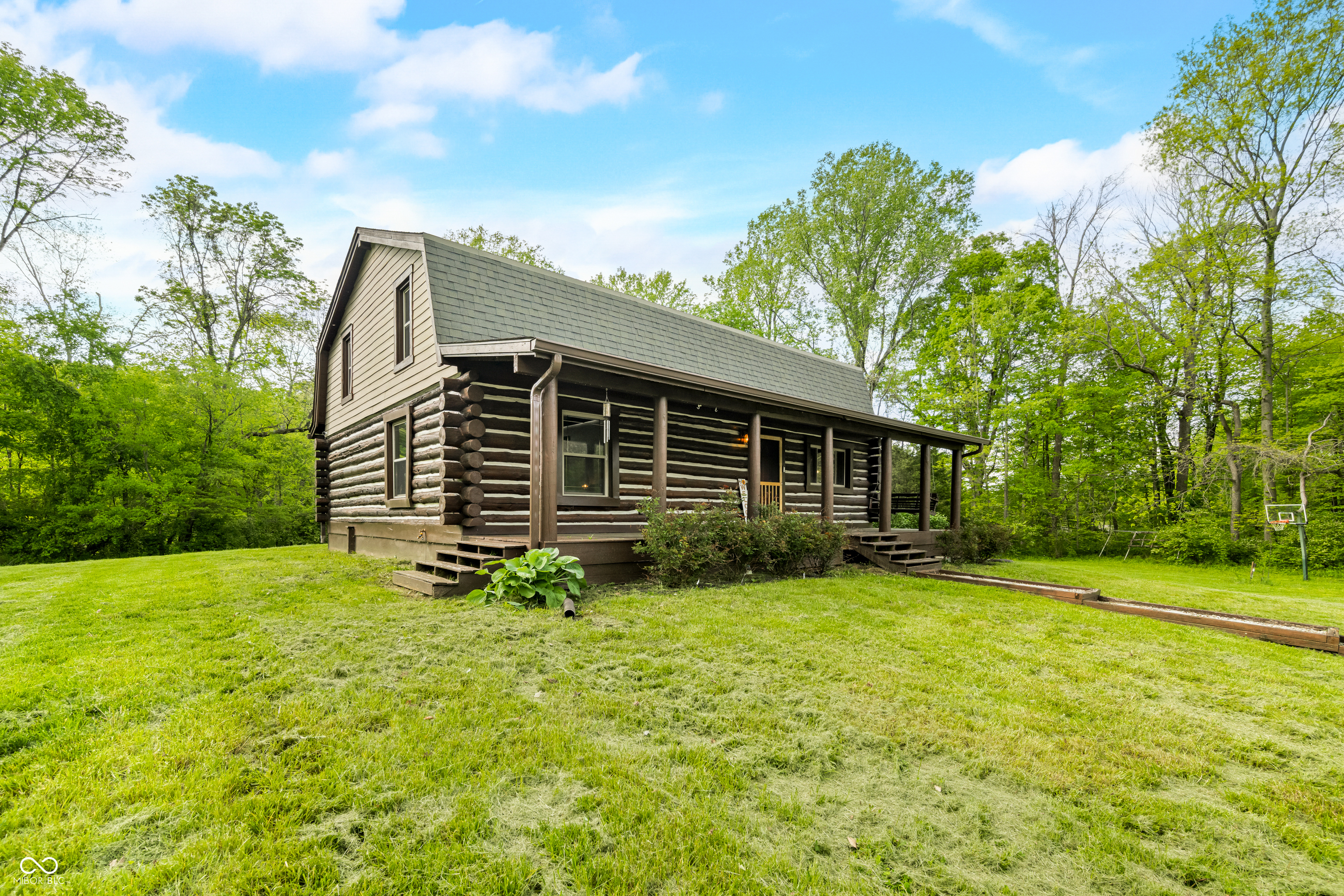 Trafalgar, Indiana, 46181, United States, 3 Bedrooms Bedrooms, ,4 BathroomsBathrooms,Residential,For Sale,1928736