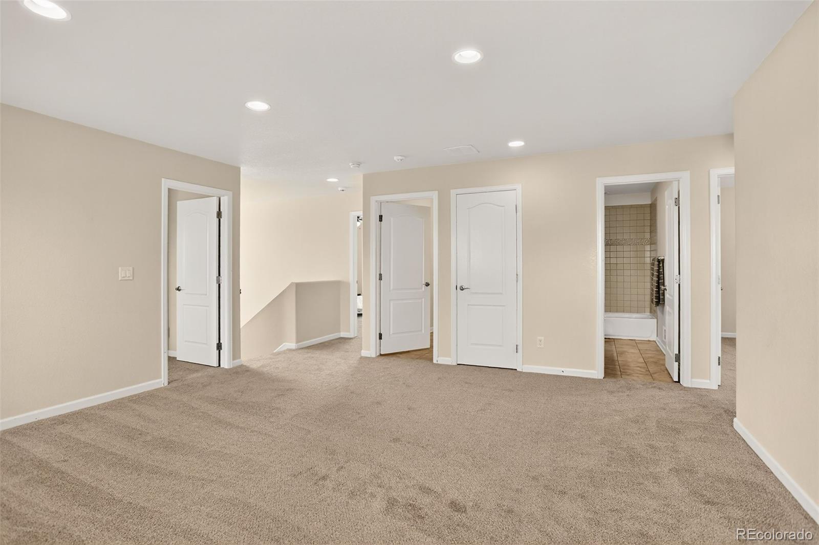 Aurora, Colorado, 80018, United States, 4 Bedrooms Bedrooms, ,3 BathroomsBathrooms,Residential,For Sale,1949801