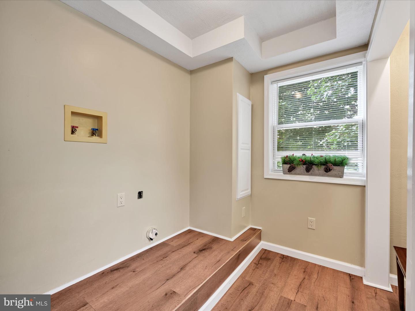 Manheim, Pennsylvania, 17545, United States, 7 Bedrooms Bedrooms, ,3 BathroomsBathrooms,Residential,For Sale,1991090