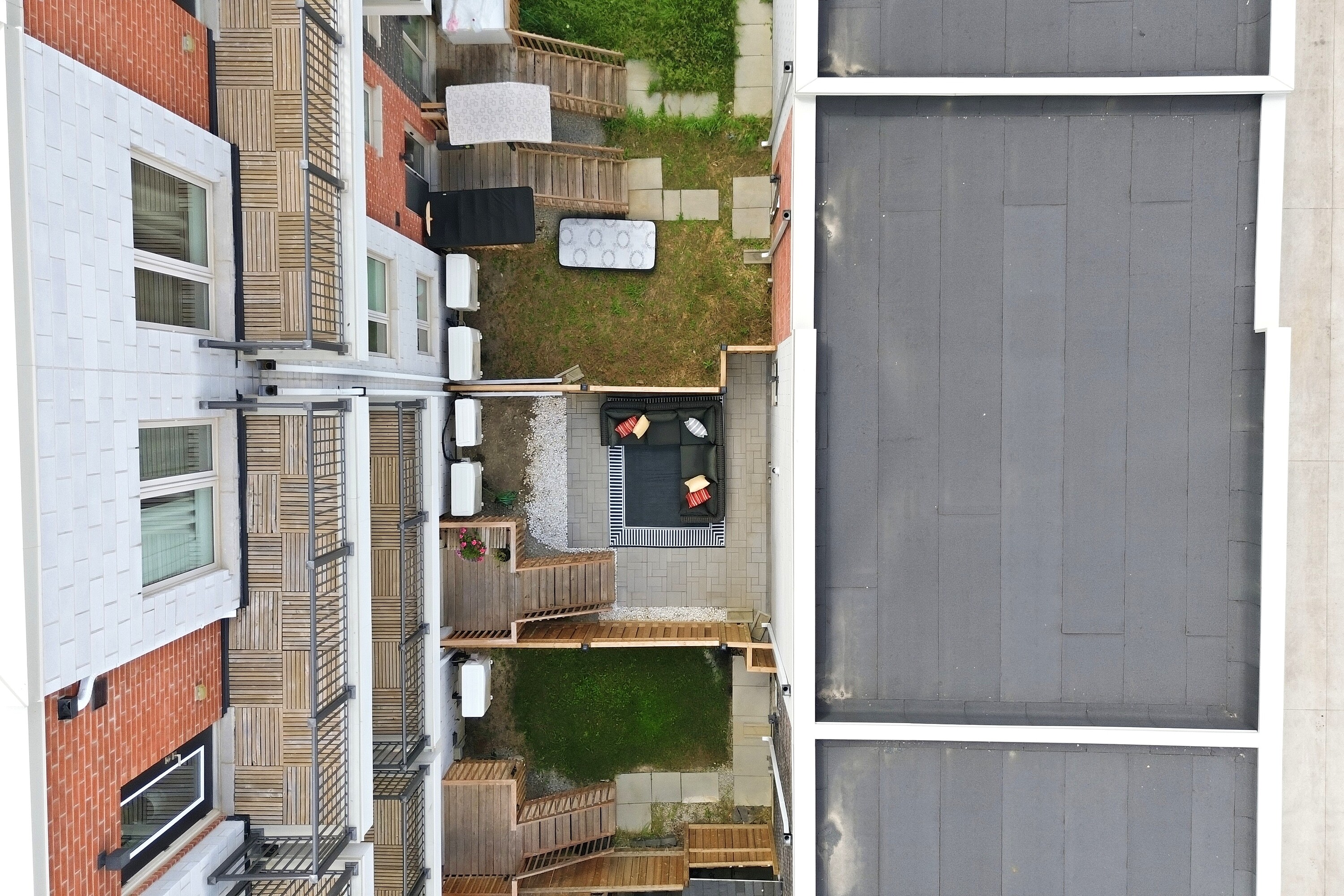  Steps to Downsview Park - 物件實景