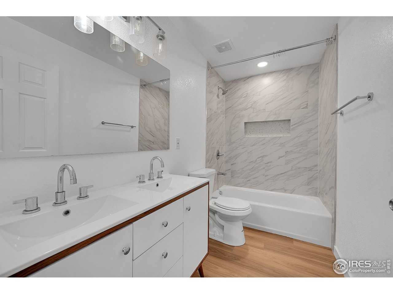 Longmont, Colorado, 80501, United States, 4 Bedrooms Bedrooms, ,1 BathroomBathrooms,Residential,For Sale,1989639