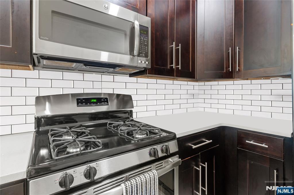 Jersey City, New Jersey, 07307, United States, 3 Bedrooms Bedrooms, ,2 BathroomsBathrooms,Residential,For Sale,1918659