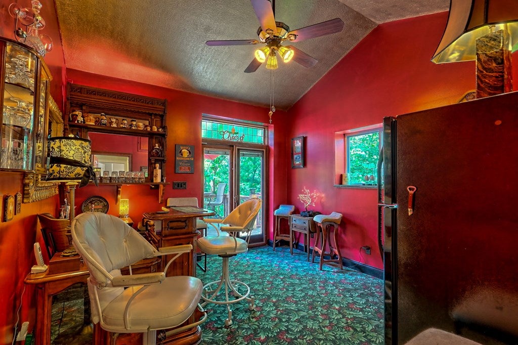 Blairsville, Georgia, 30512, United States, 4 Bedrooms Bedrooms, ,3 BathroomsBathrooms,Residential,For Sale,1827320
