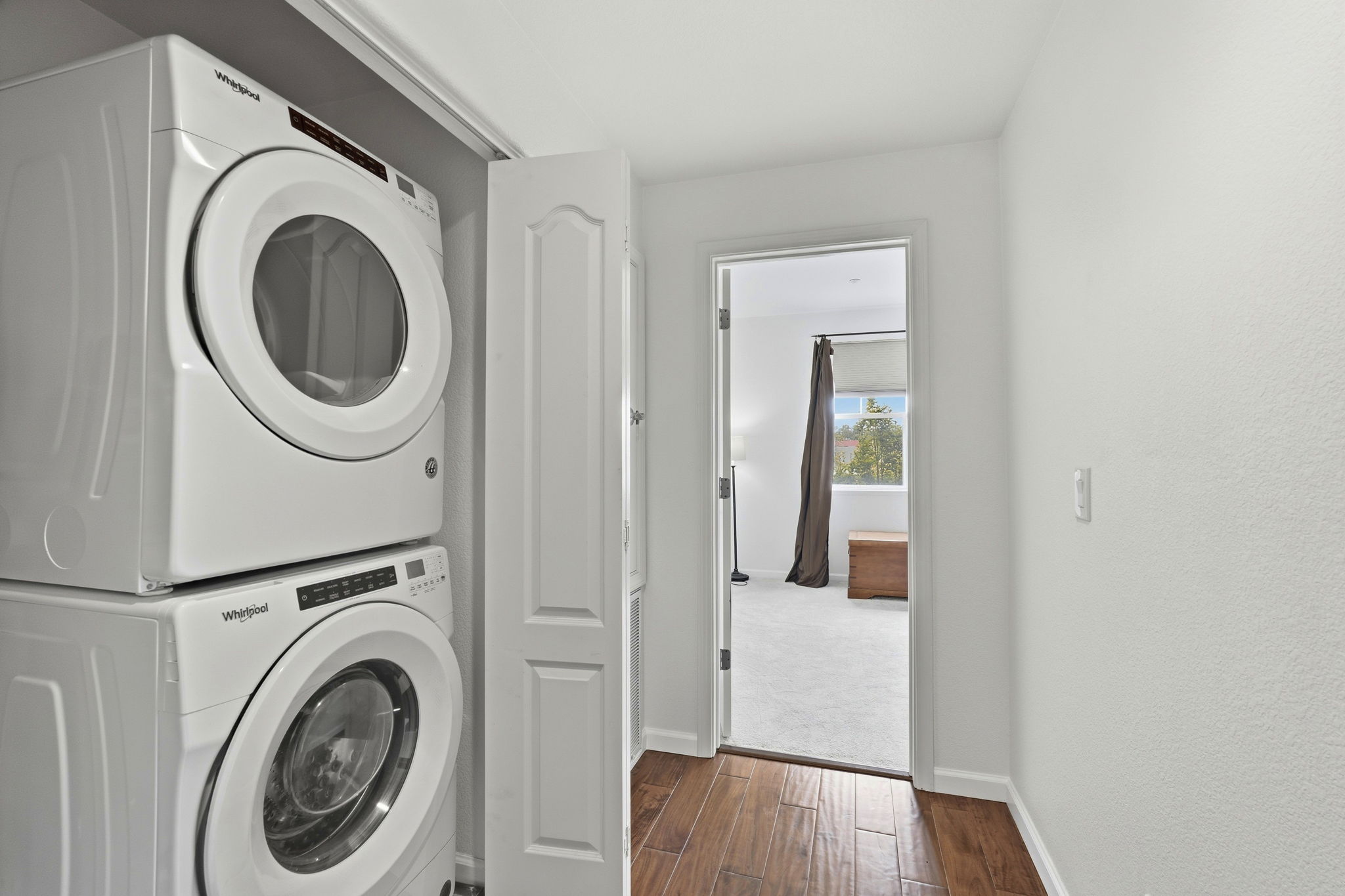  Spacious and Newly Updated Durant Square Townhome - 物件實景