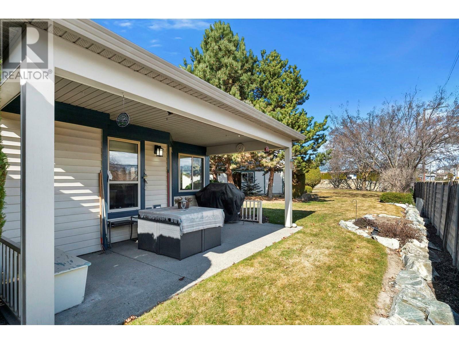 KELOWNA, British Columbia, V1V 1Z4, CA, 2 Bedrooms Bedrooms, ,2 BathroomsBathrooms,Residential,For Sale,1960931