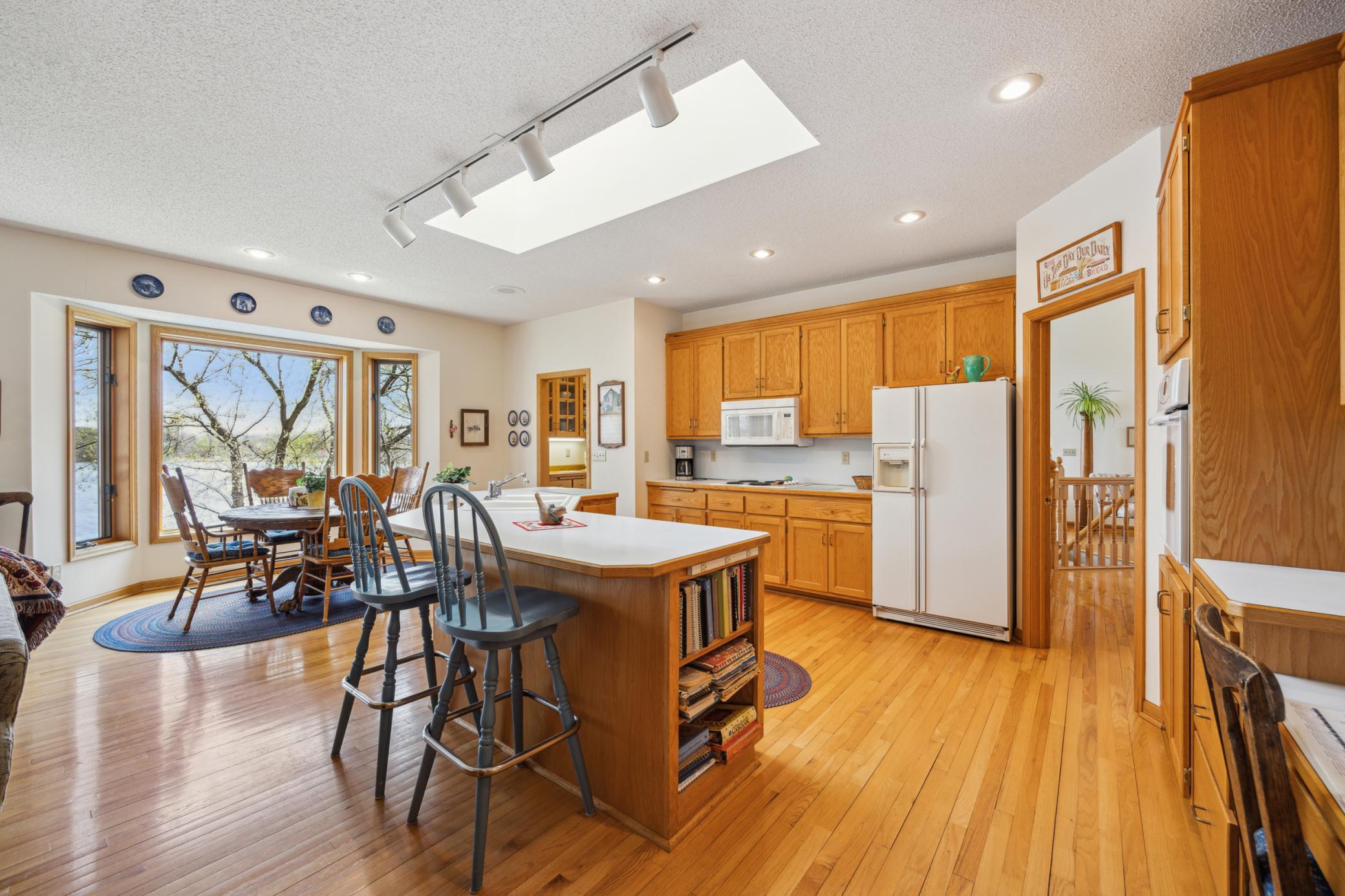 New Brighton, Minnesota, 55112, United States, 4 Bedrooms Bedrooms, ,4 BathroomsBathrooms,Residential,For Sale,1990901